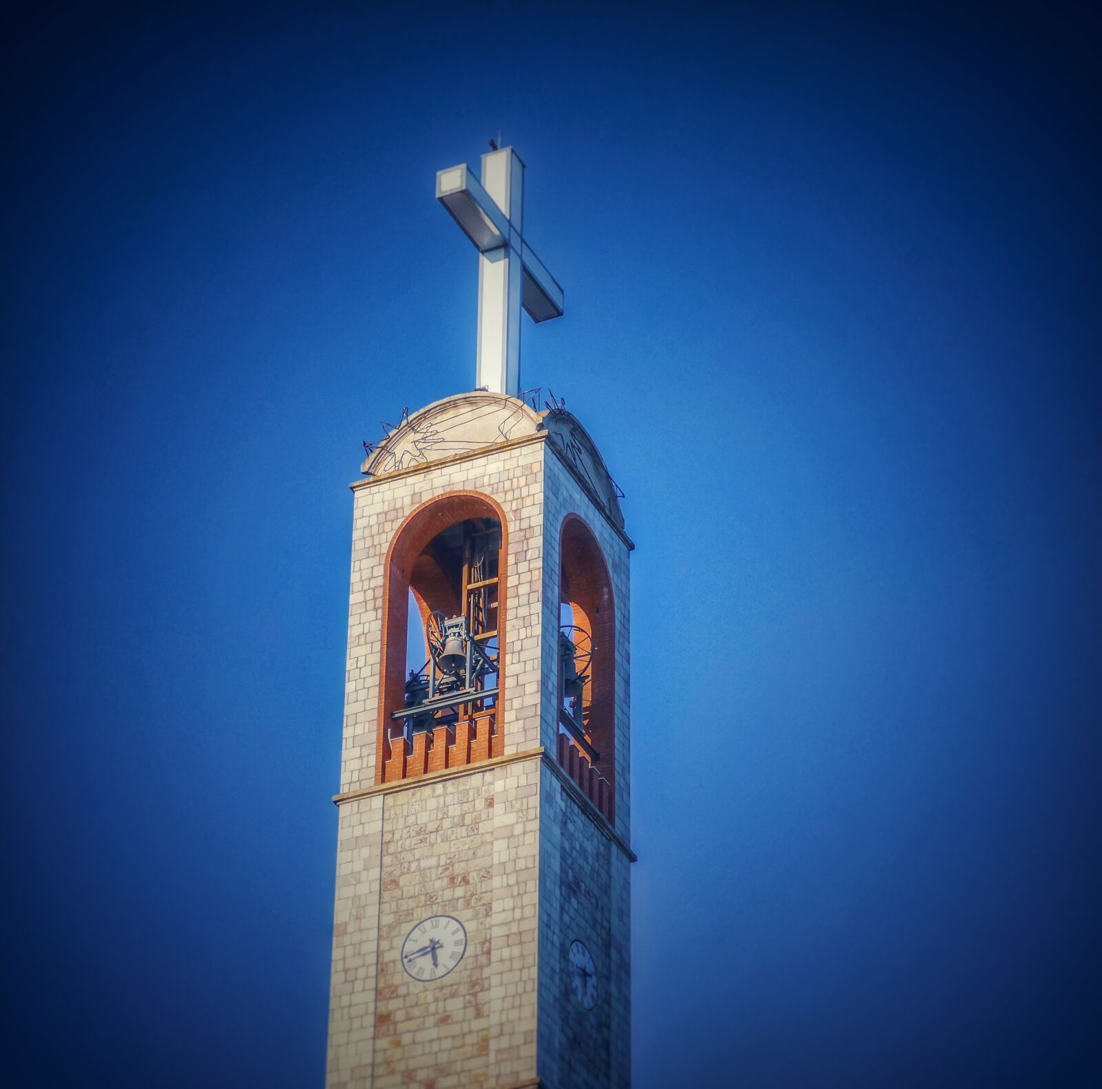 Panasonic Lumix DMC-FZ1000 sample photo. Religion, cathédrale, architecture photography