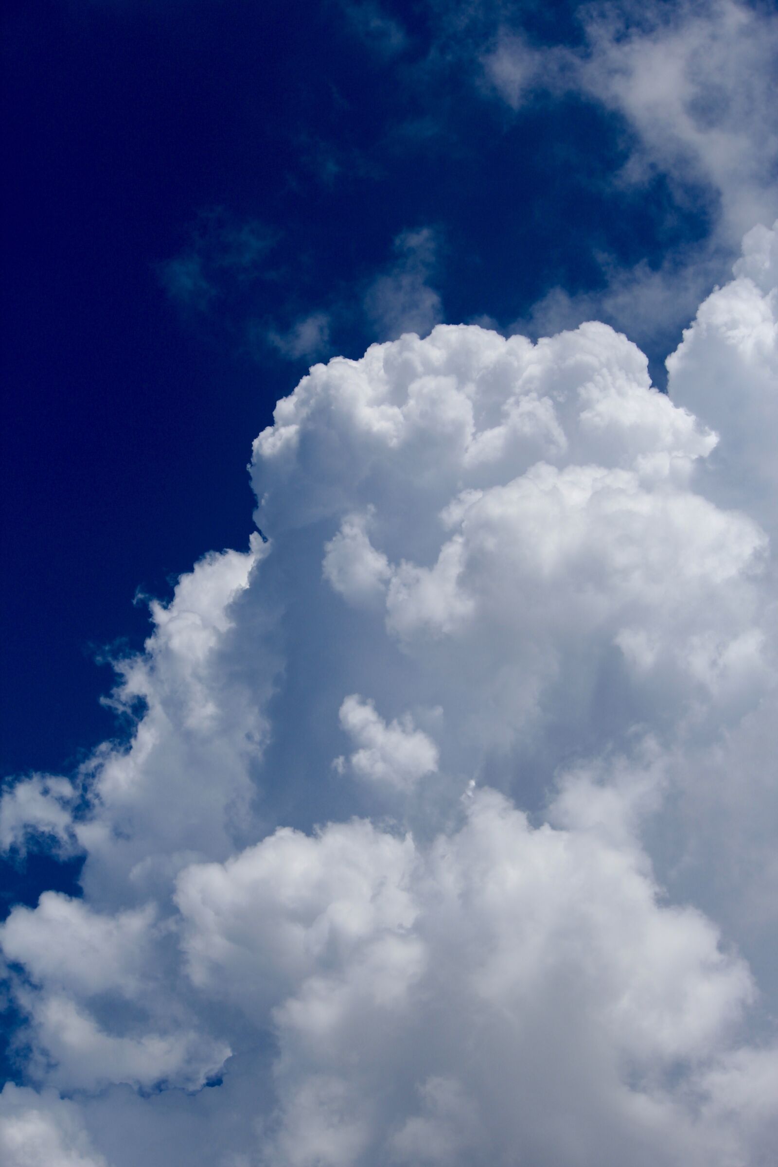 Canon EOS 1200D (EOS Rebel T5 / EOS Kiss X70 / EOS Hi) sample photo. Clouds, cumuli, sky photography