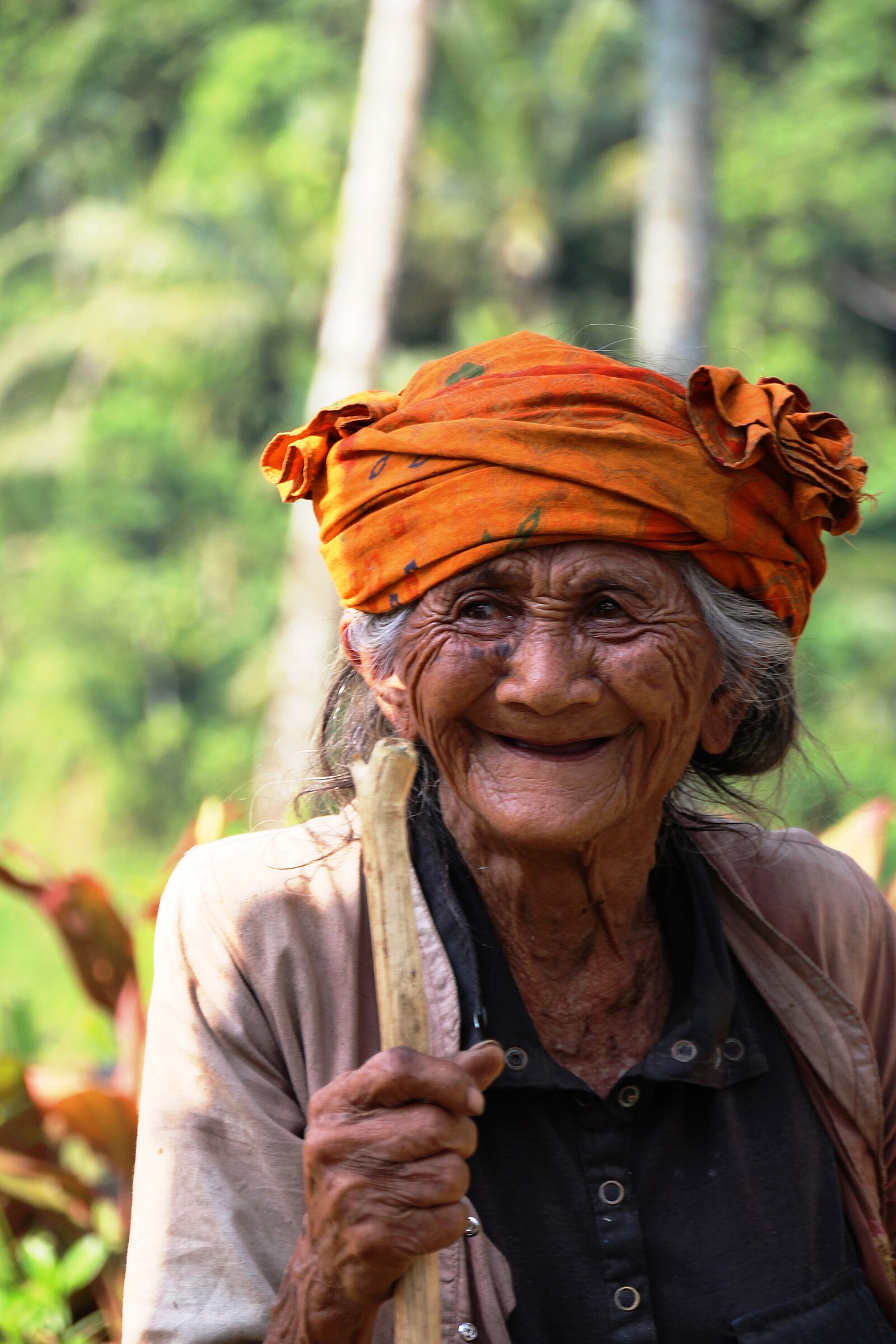 Canon EOS 700D (EOS Rebel T5i / EOS Kiss X7i) sample photo. Portrait, bali, old woman photography