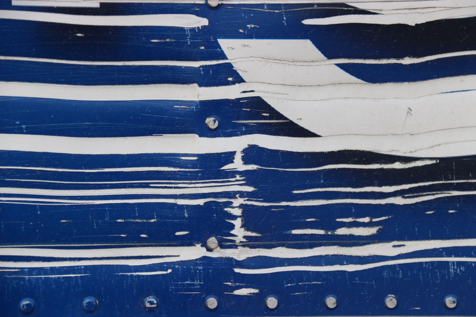 Canon EOS 750D (EOS Rebel T6i / EOS Kiss X8i) sample photo. Blue, black, white photography