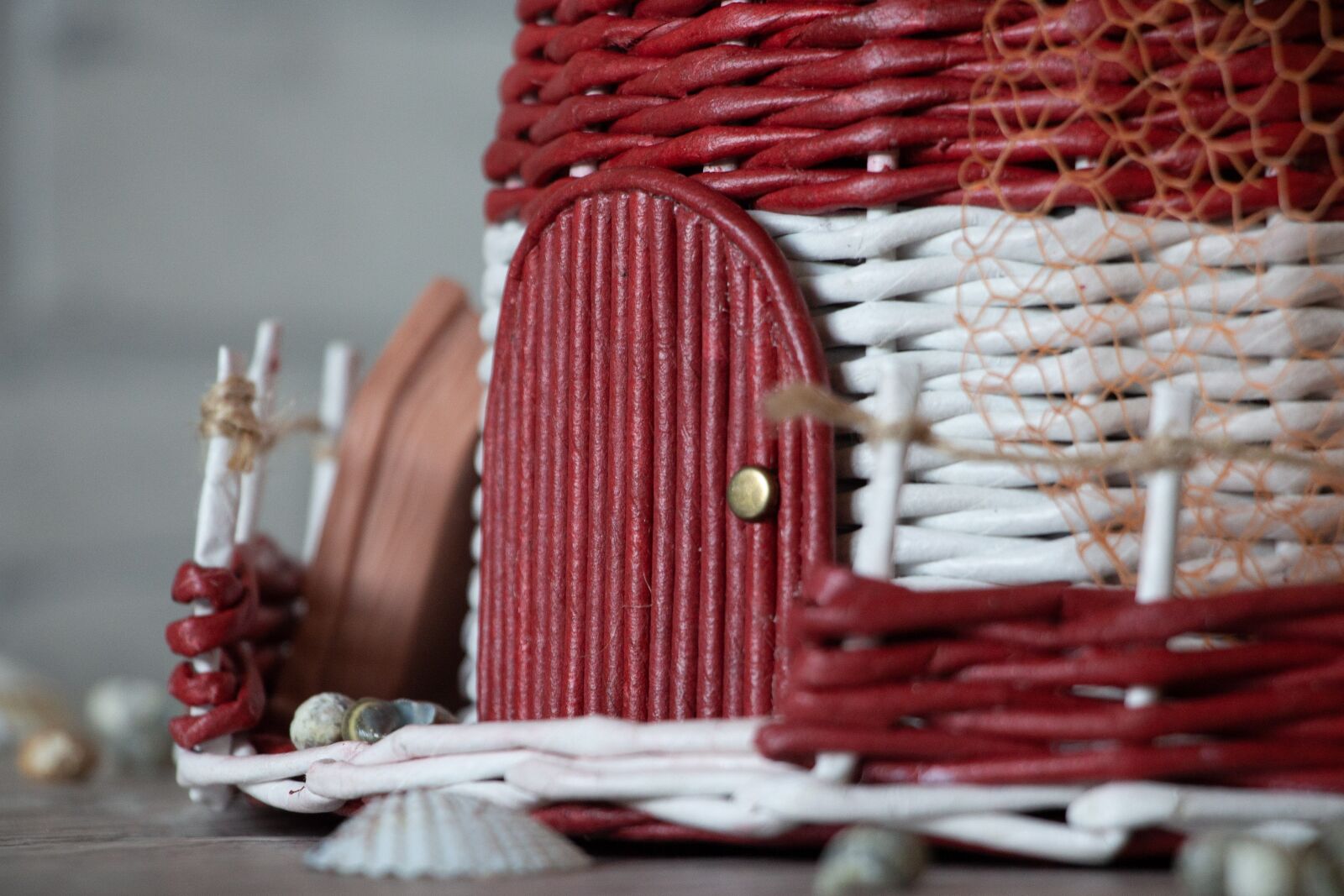 Canon EOS 650D (EOS Rebel T4i / EOS Kiss X6i) sample photo. Handmade, red, white photography