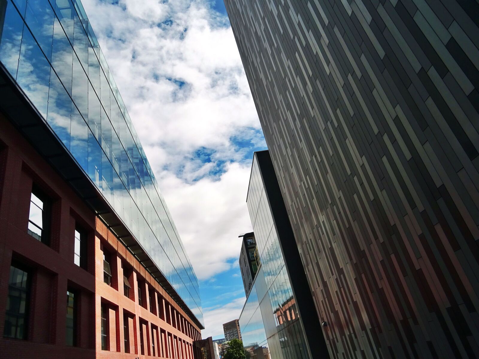 Sony DSC-HX60 sample photo. Architecture, buildings, city, cityscape photography