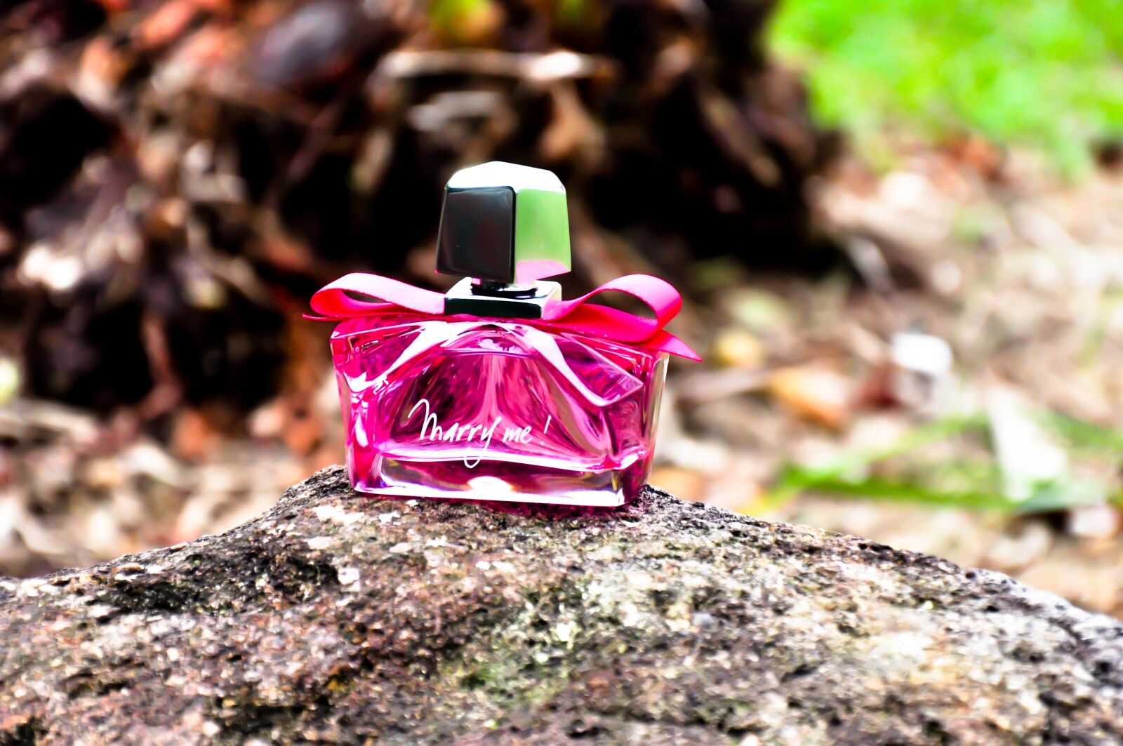 Nikon D90 sample photo. Perfume, style, love photography