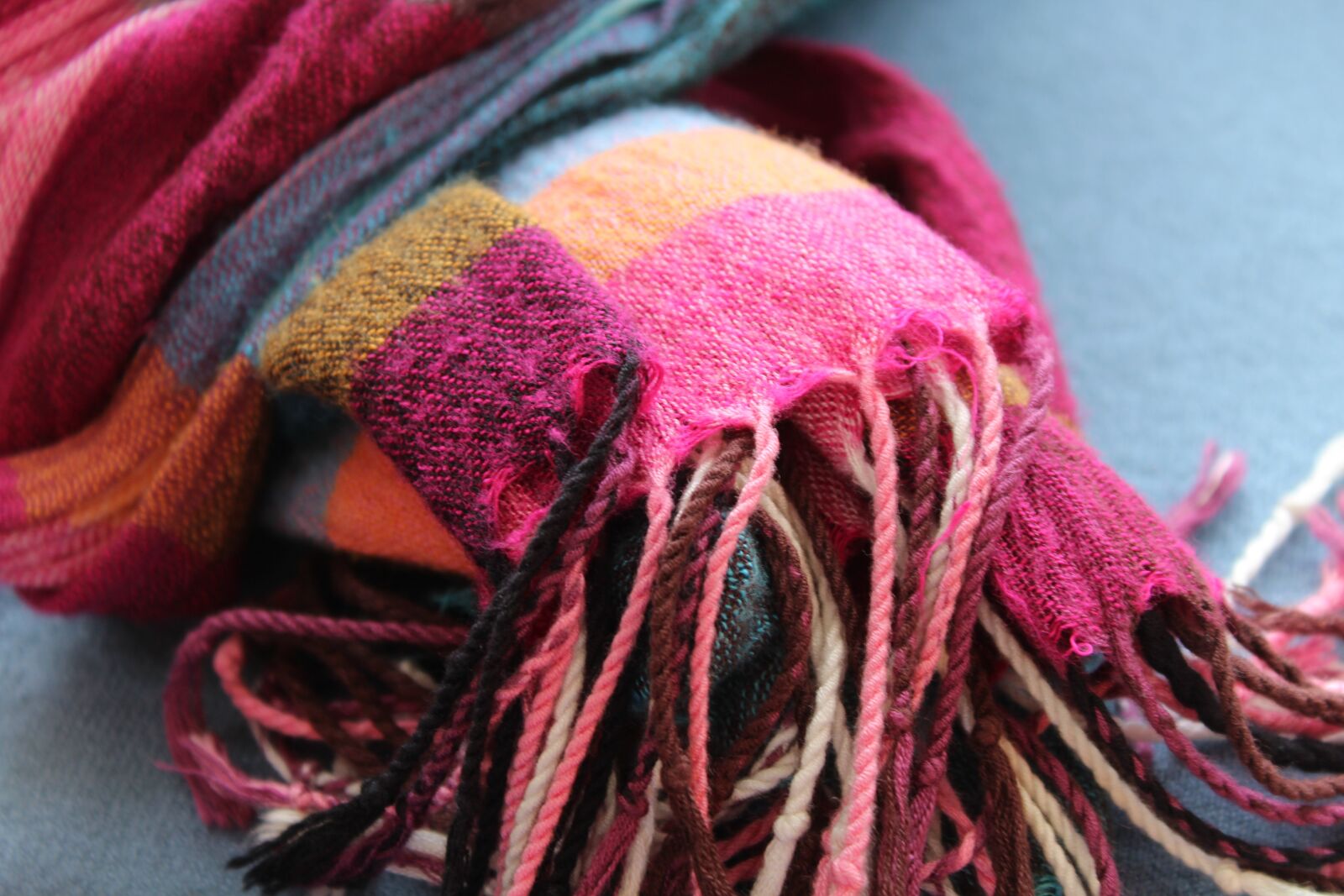 Canon EOS 1200D (EOS Rebel T5 / EOS Kiss X70 / EOS Hi) sample photo. Textile, no one, scarf photography