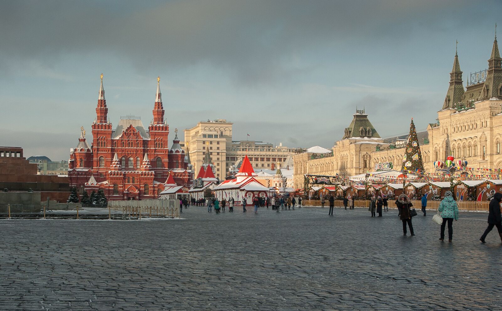 Pentax K10D sample photo. Moscow, red square, goum photography