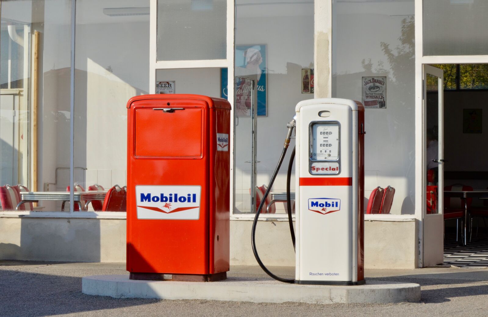 Nikon D5100 sample photo. Petrol stations, gas pump photography
