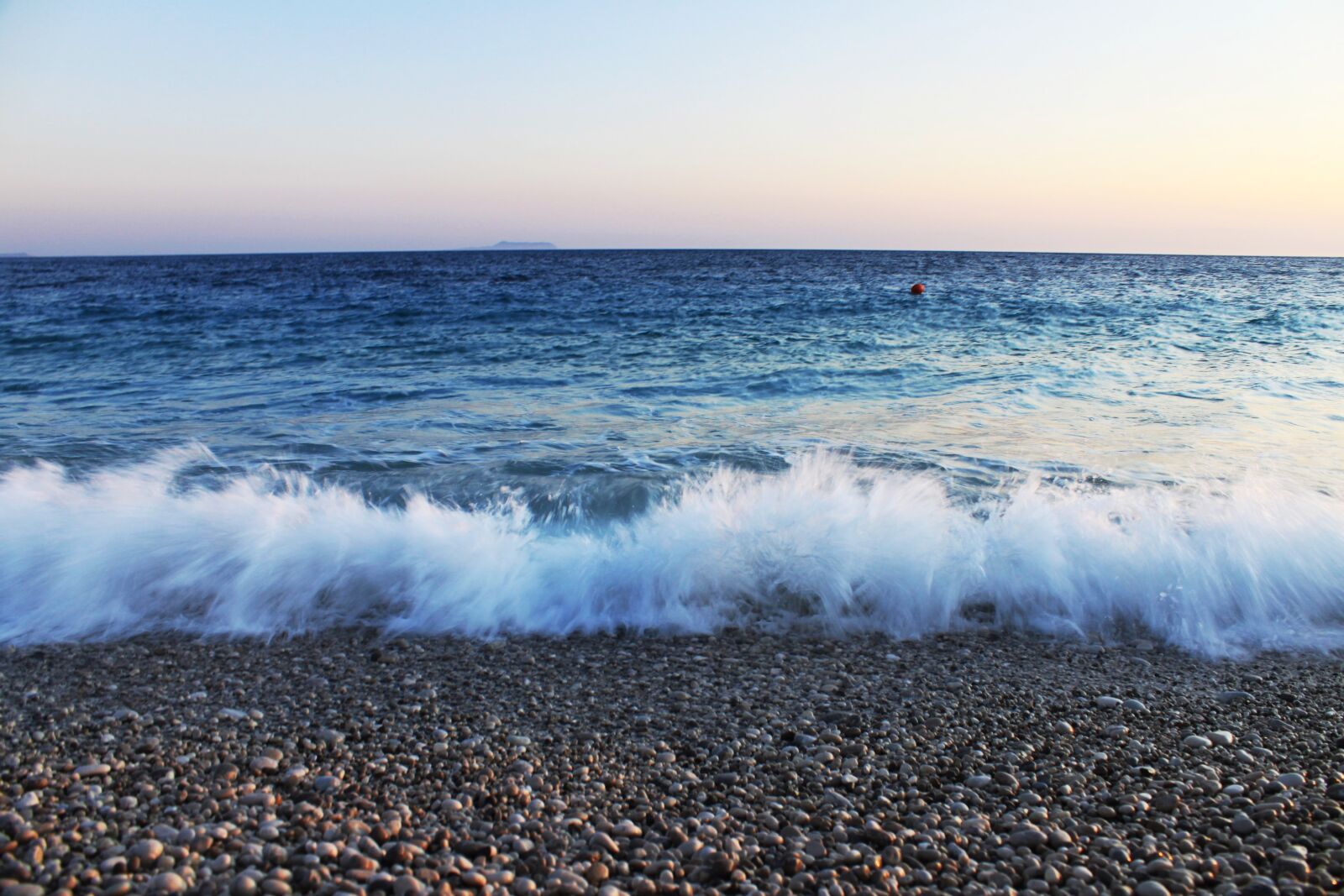 Canon EOS 500D (EOS Rebel T1i / EOS Kiss X3) sample photo. Water, sea, beach photography