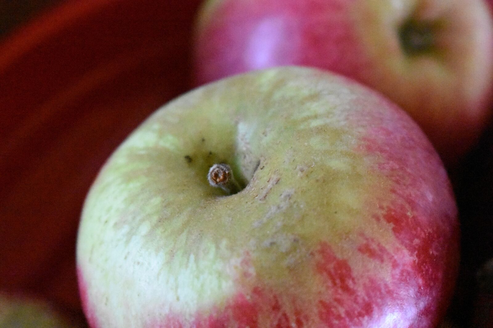 Nikon D3400 sample photo. Apple, red, yellow photography