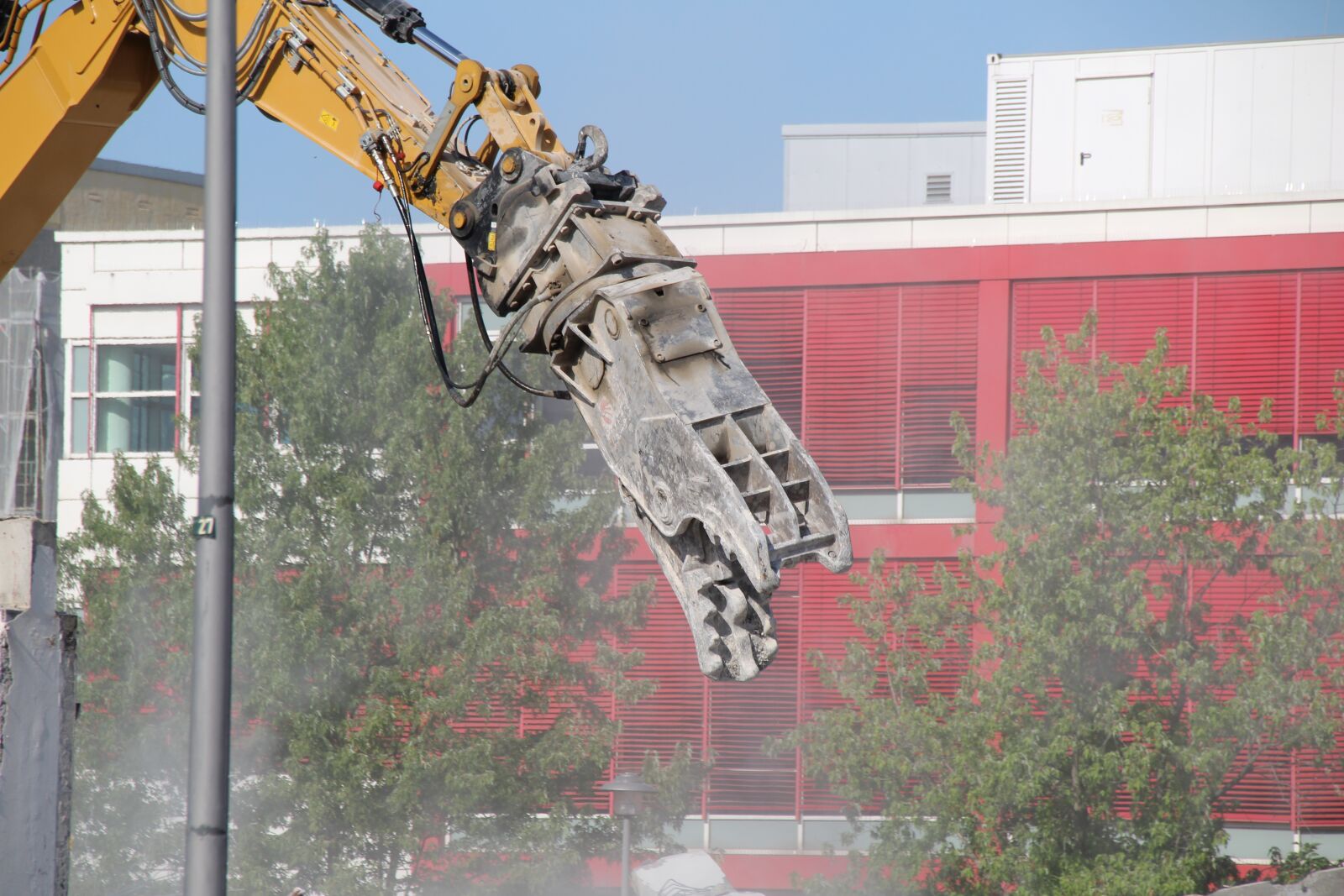Canon EOS 1300D (EOS Rebel T6 / EOS Kiss X80) sample photo. Excavators, site, blade photography