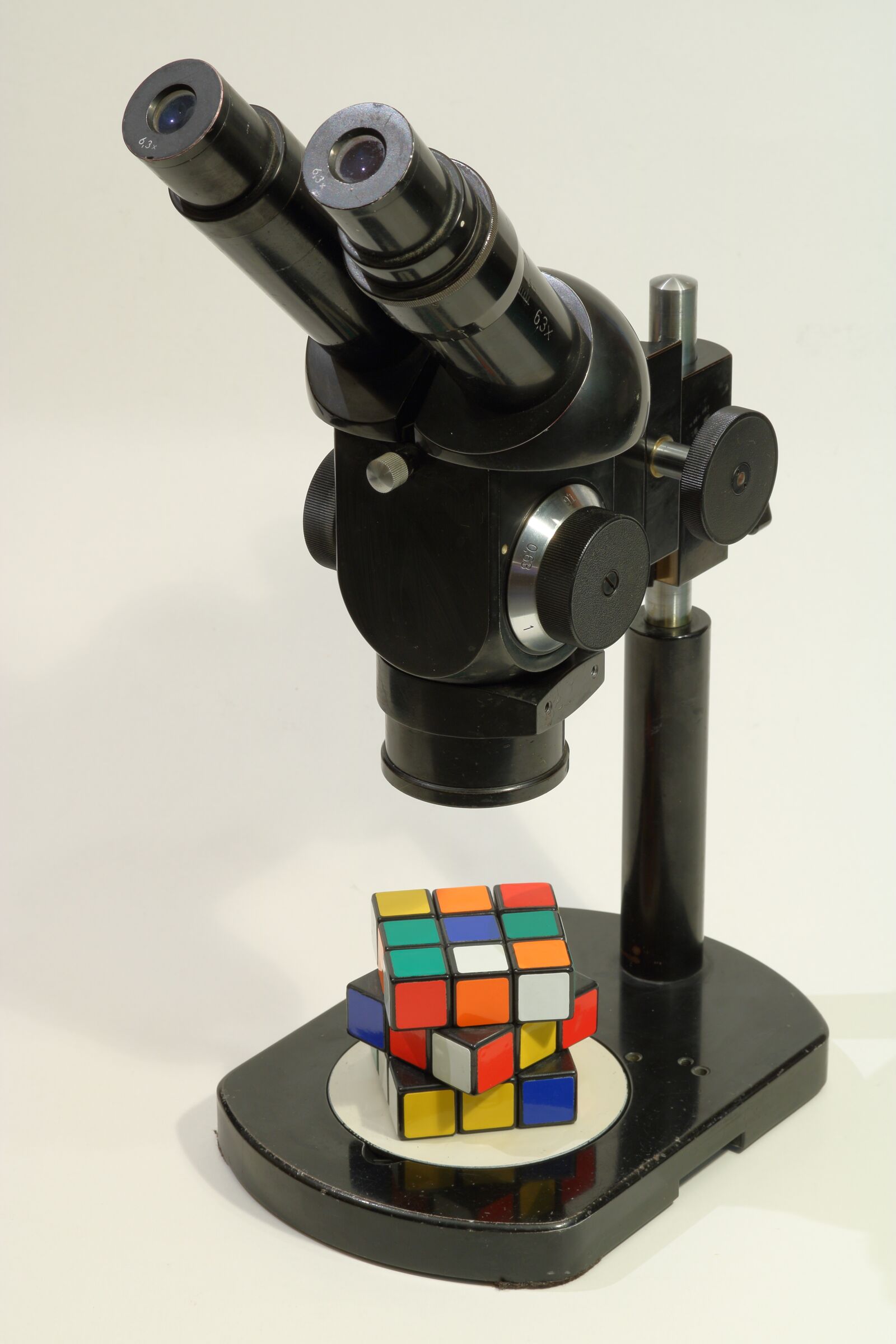 Canon EF-S 60mm F2.8 Macro USM sample photo. Microscope, german, zeiss photography