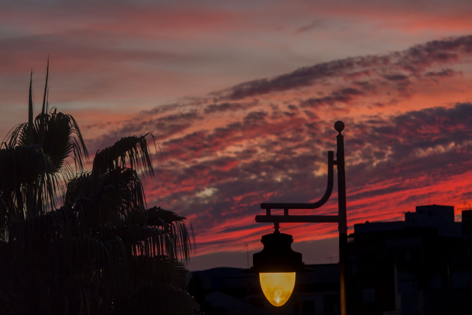 Canon EOS 100D (EOS Rebel SL1 / EOS Kiss X7) sample photo. Clouds, red, sunset photography