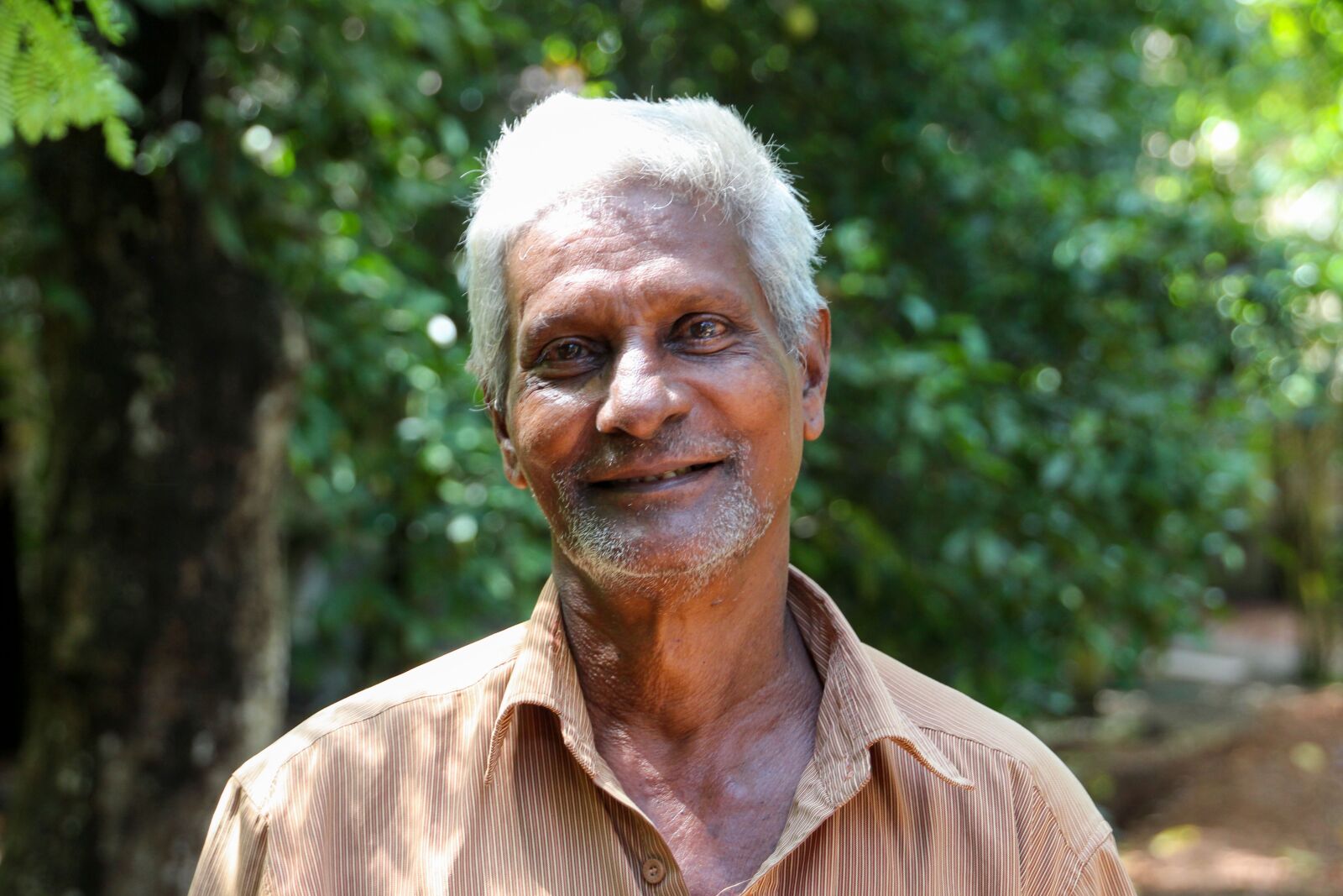 Canon EOS 700D (EOS Rebel T5i / EOS Kiss X7i) sample photo. Indians, old man, white photography