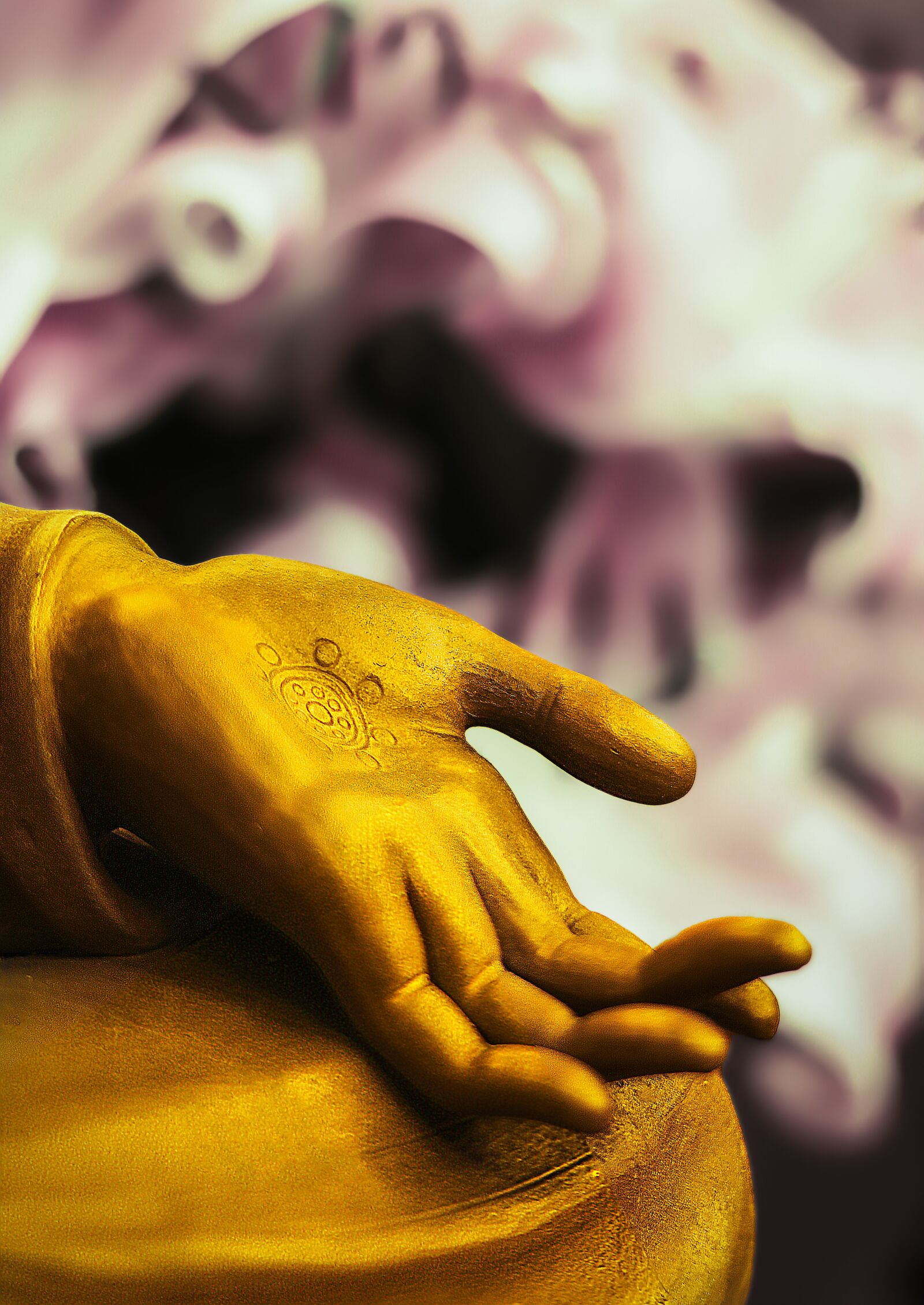 Canon EOS 750D (EOS Rebel T6i / EOS Kiss X8i) sample photo. Buddha statue, stone, hand photography
