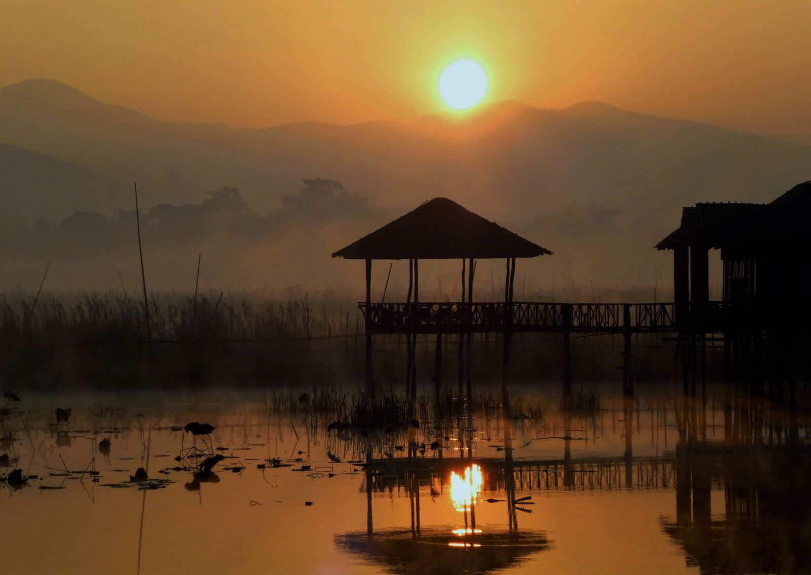 Panasonic Lumix DMC-ZS10 (Lumix DMC-TZ20 / Lumix DMC-TZ22) sample photo. Burma, dawn, sunset photography