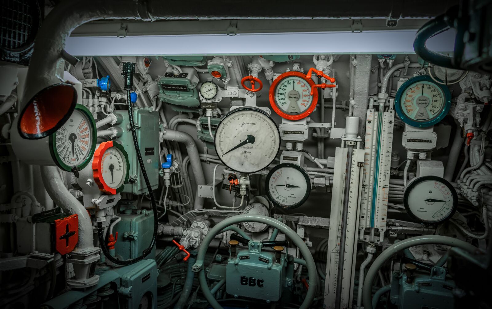 Sony a7 II + Sony FE 28-70mm F3.5-5.6 OSS sample photo. U boat, depth gauge photography