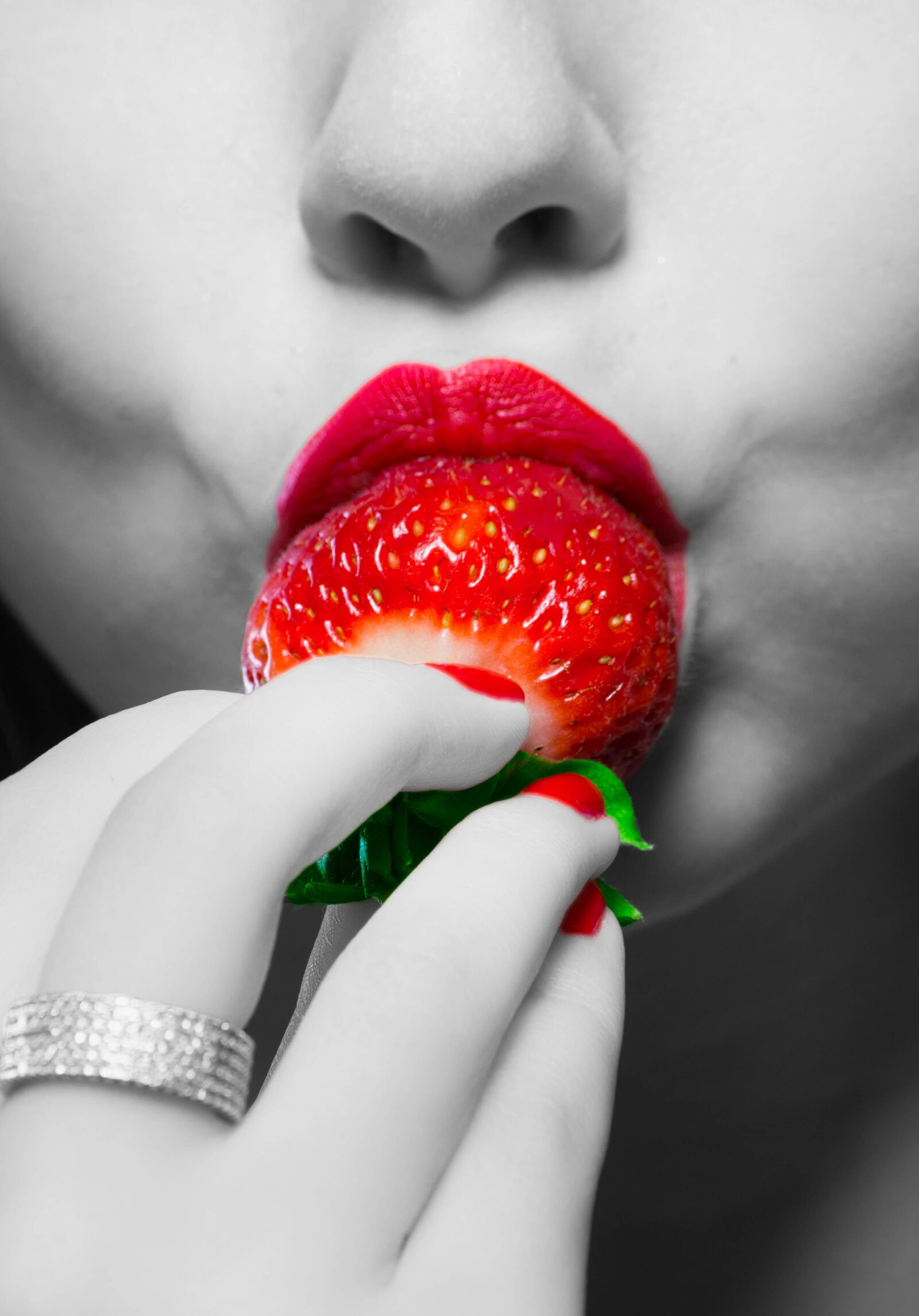 Nikon D7100 sample photo. Strawberry, juicy berry, lips photography