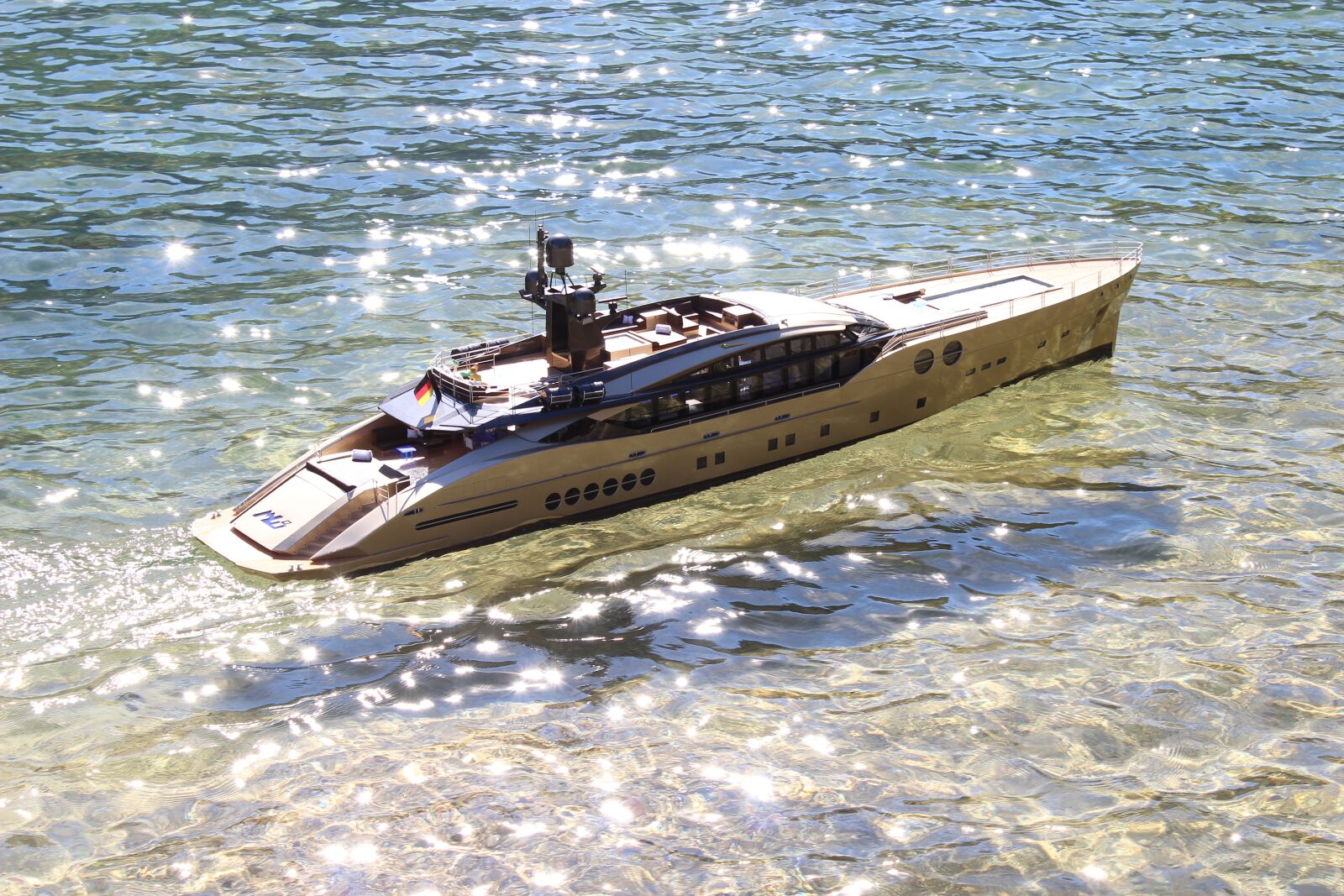 Canon EOS 600D (Rebel EOS T3i / EOS Kiss X5) sample photo. Yacht, modelling, model boat photography