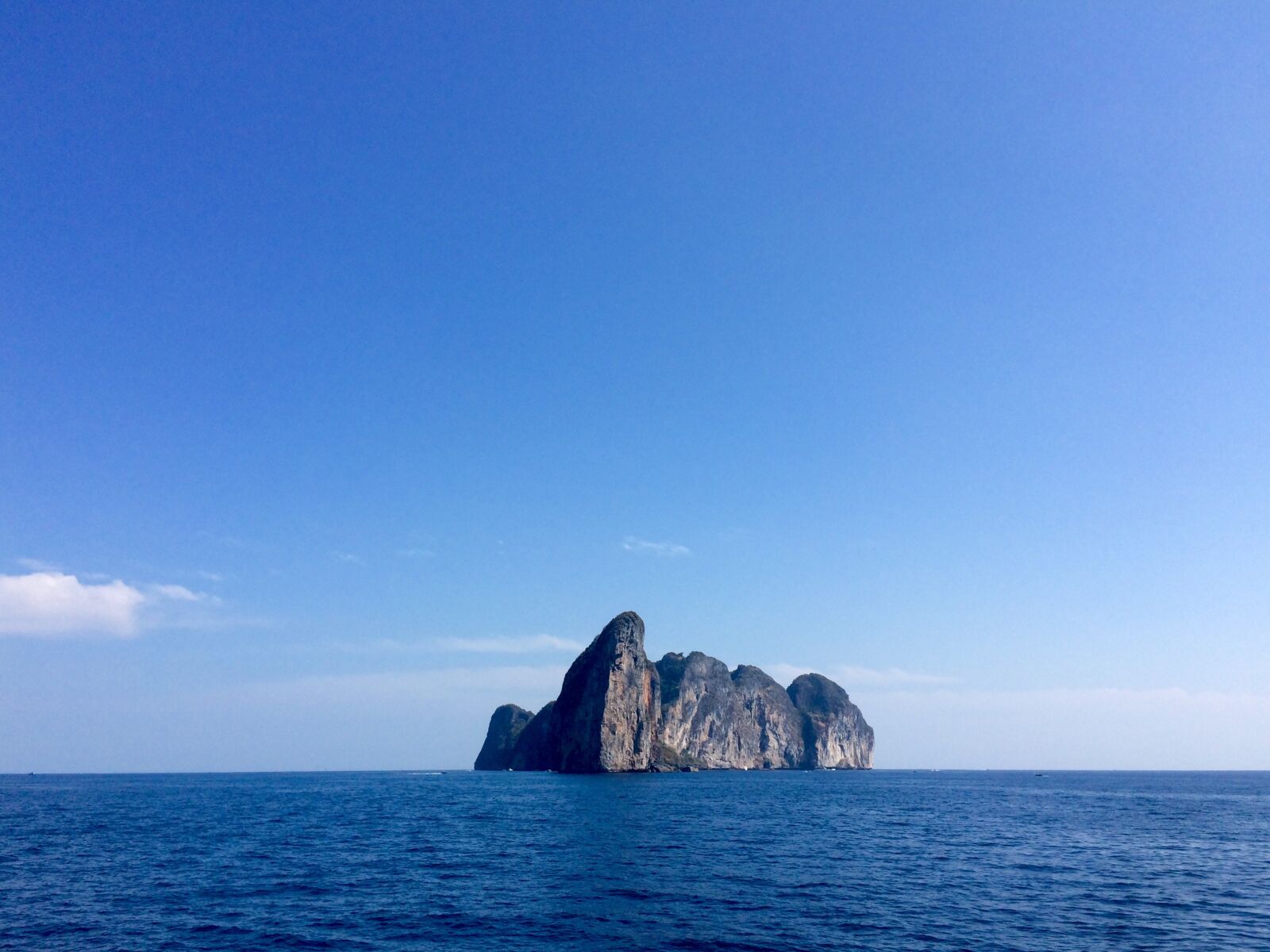 iPhone 5s back camera 4.15mm f/2.2 sample photo. Sea, lake, water photography