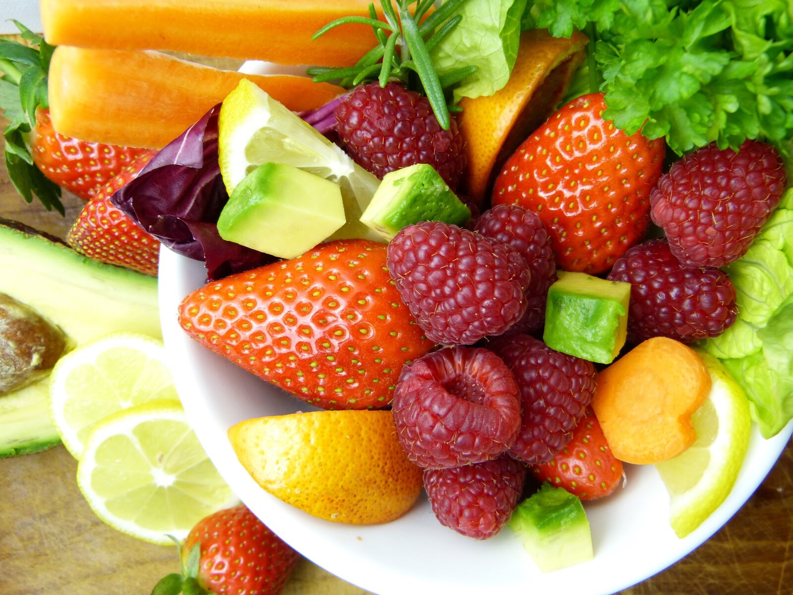 Panasonic Lumix DMC-FZ150 sample photo. Fruit, avocado, lemon photography