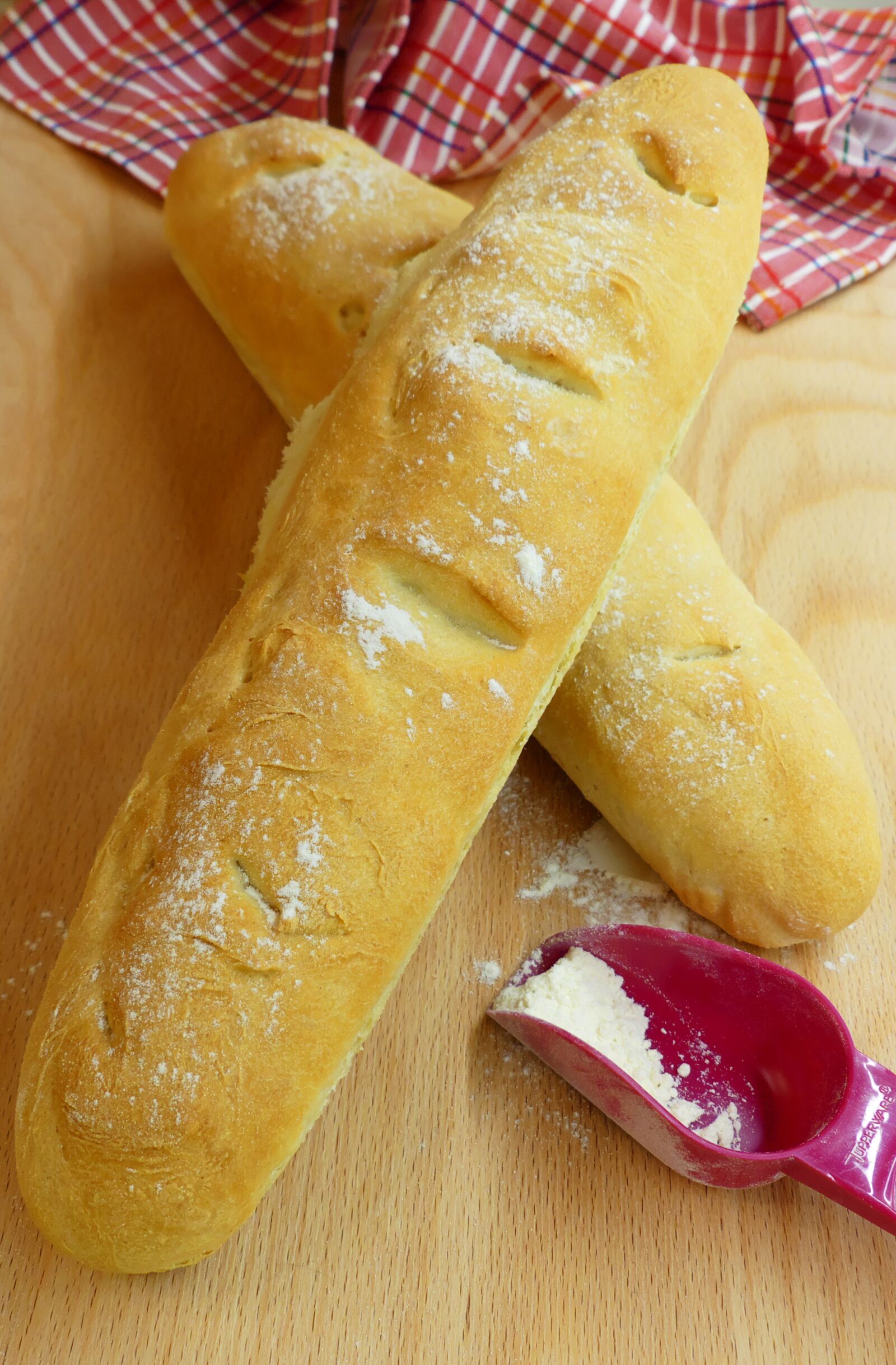 Panasonic Lumix DMC-FZ300 sample photo. Food, refreshment, bread photography
