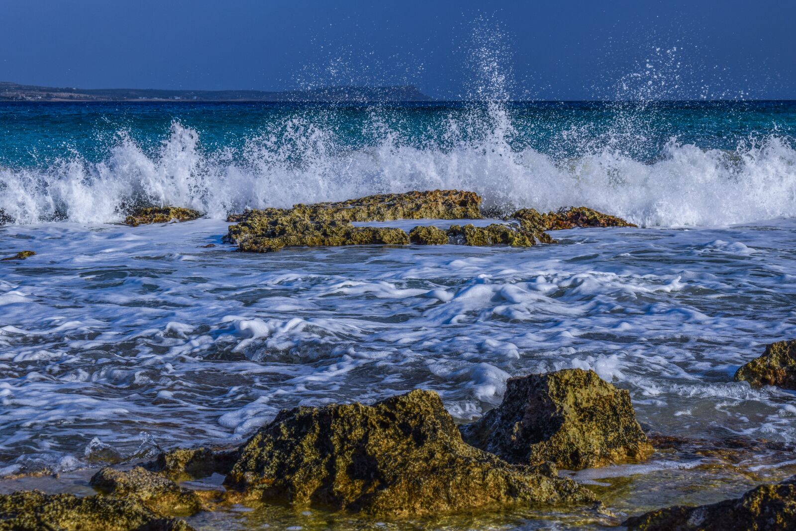 Nikon D3300 sample photo. Wave, smashing, foam photography