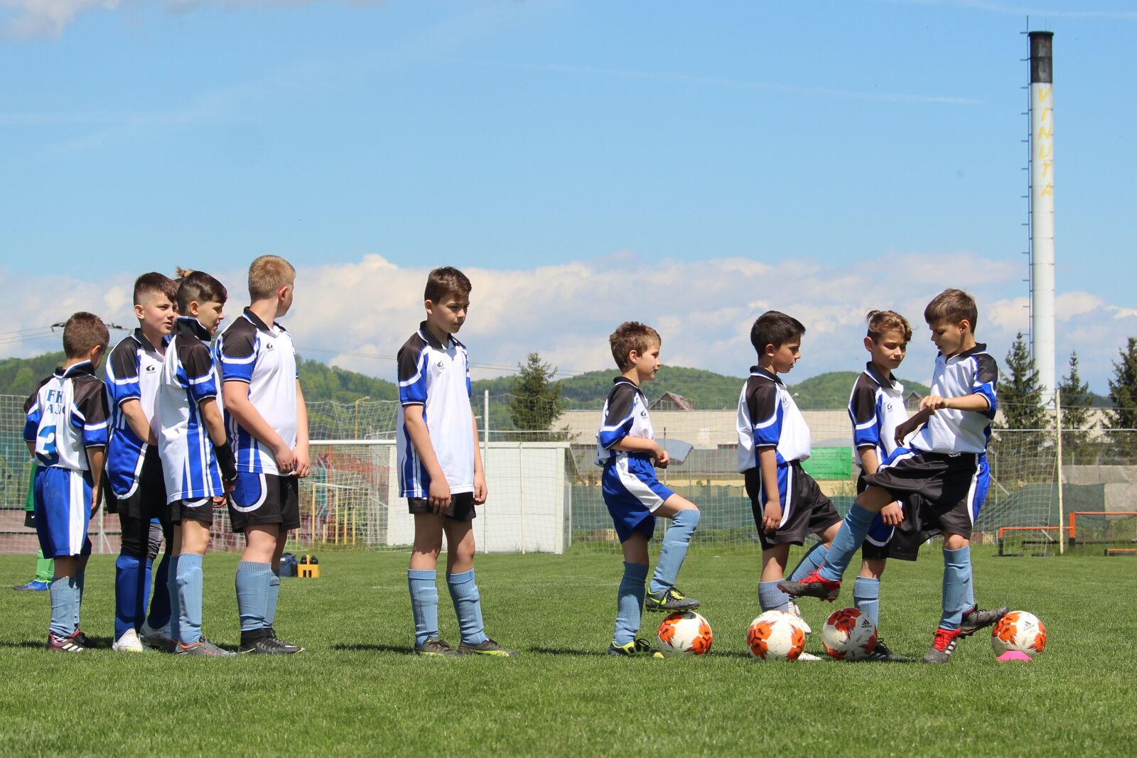 Canon EF-S 55-250mm F4-5.6 IS STM sample photo. Football, training, rozcvička photography