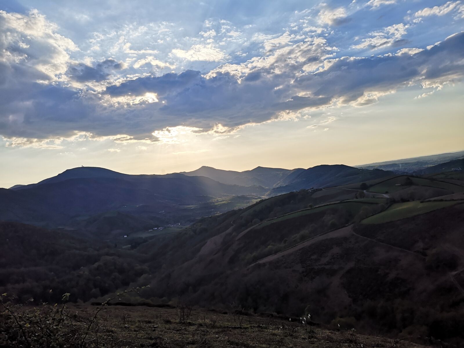 HUAWEI P20 sample photo. Sun, clouds, mountain photography