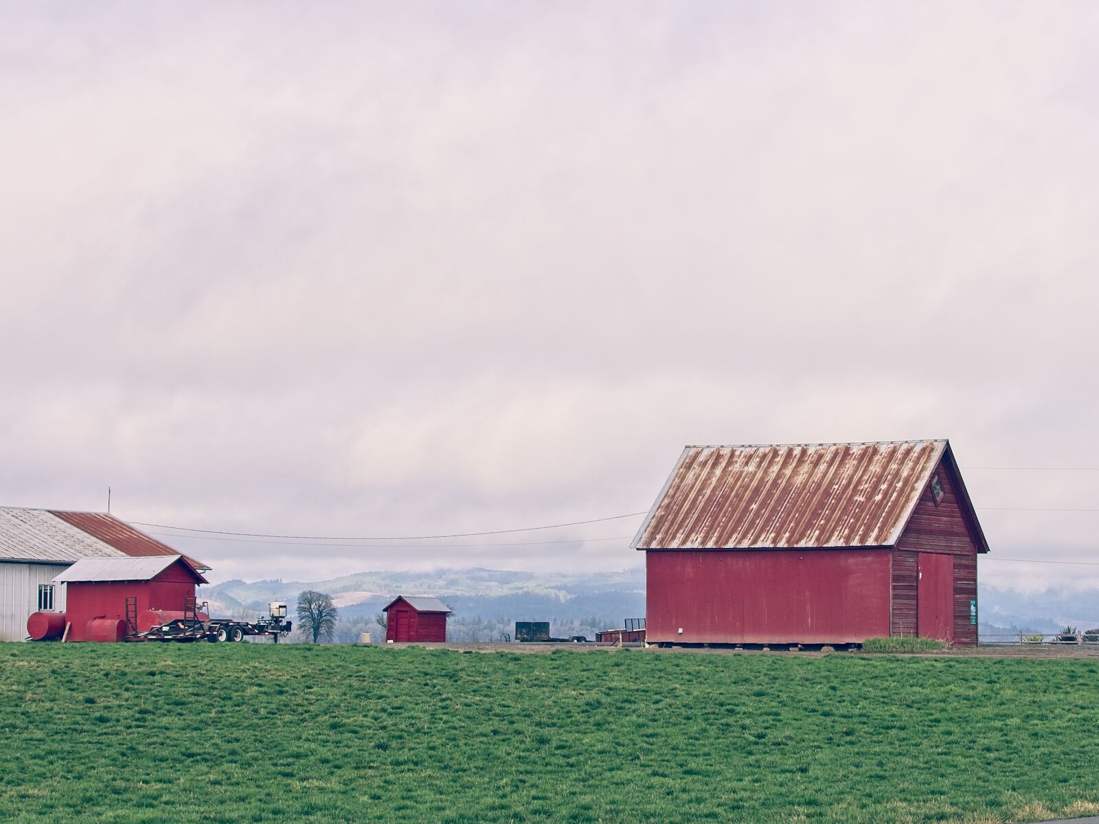 Olympus OM-D E-M1 sample photo. Countryside, field, barnes photography