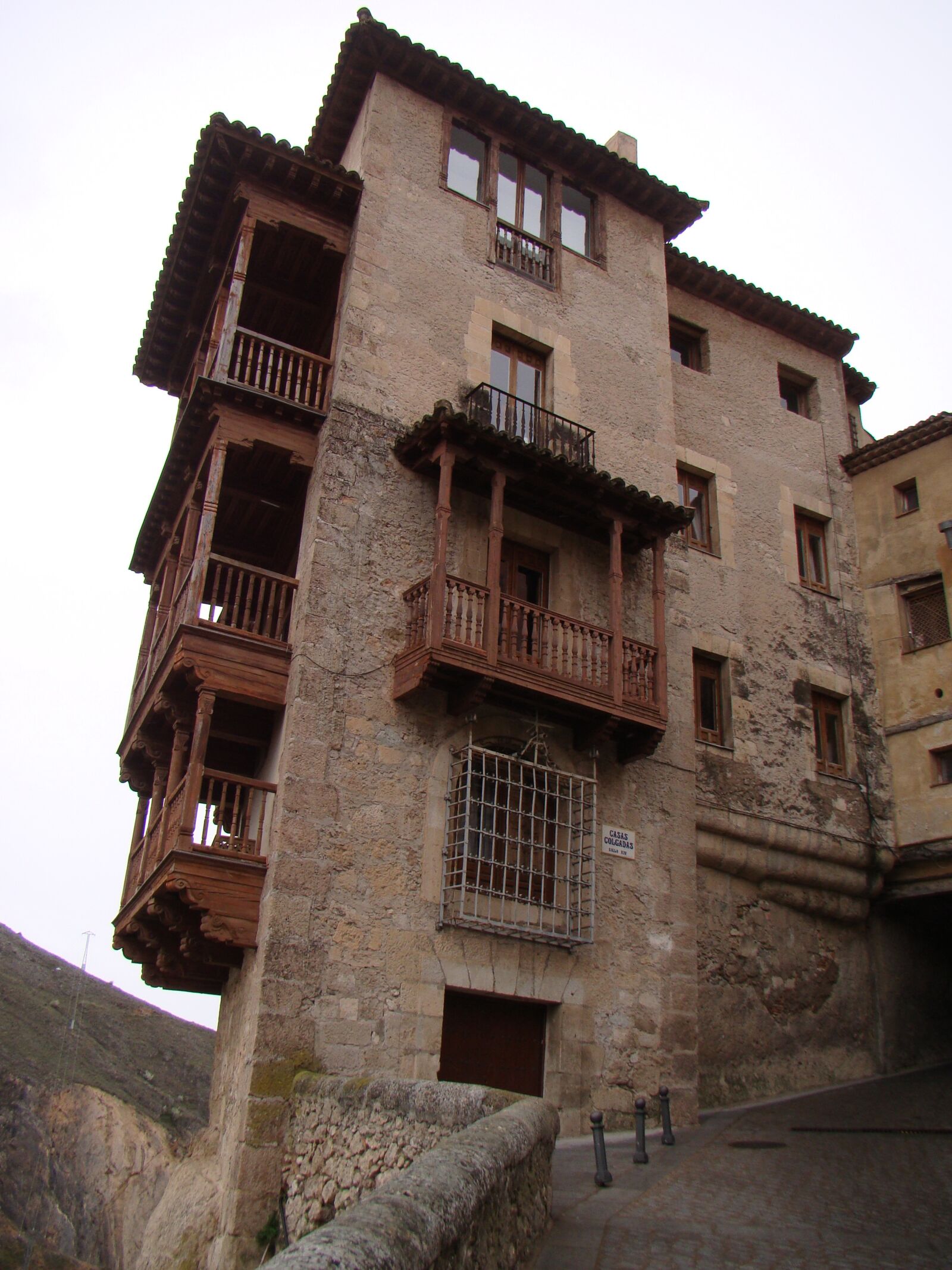 Sony Cyber-shot DSC-H50 sample photo. Hanging house, cuenca, spain photography