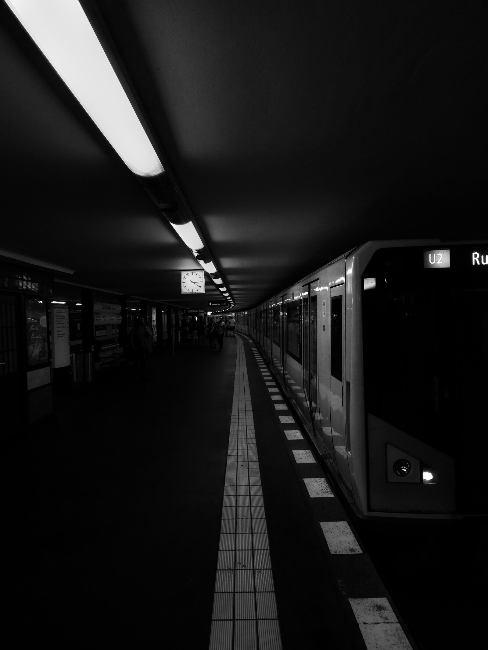 Nikon Coolpix B700 sample photo. Metro, train, transport photography