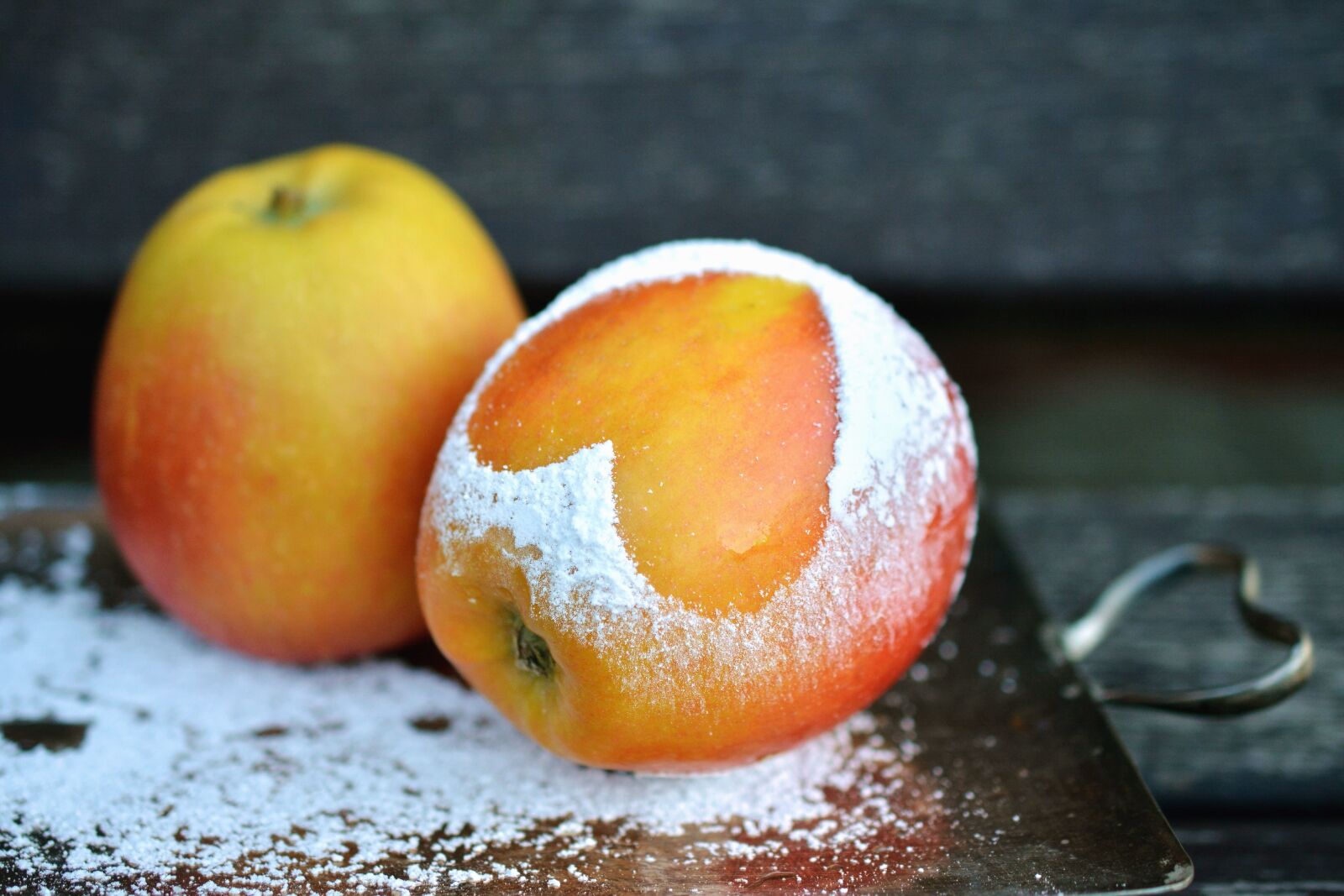 Nikon D5200 sample photo. Powder, sugar, apple, fruit photography