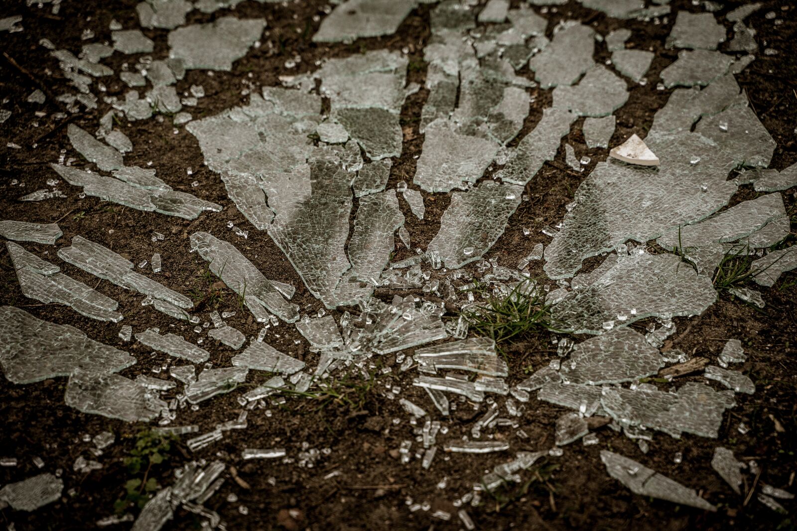 Tamron 28-75mm F2.8 Di III RXD sample photo. Broken, glass, glass breakage photography