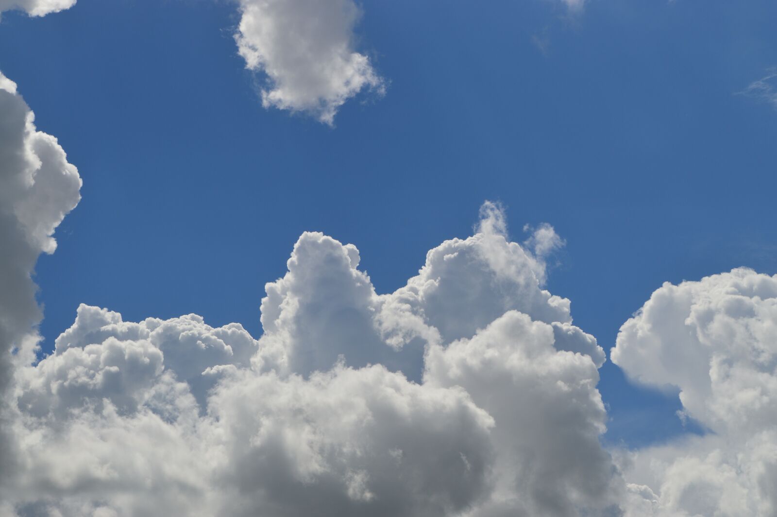 Nikon D3200 sample photo. Clouds, sky, blue photography