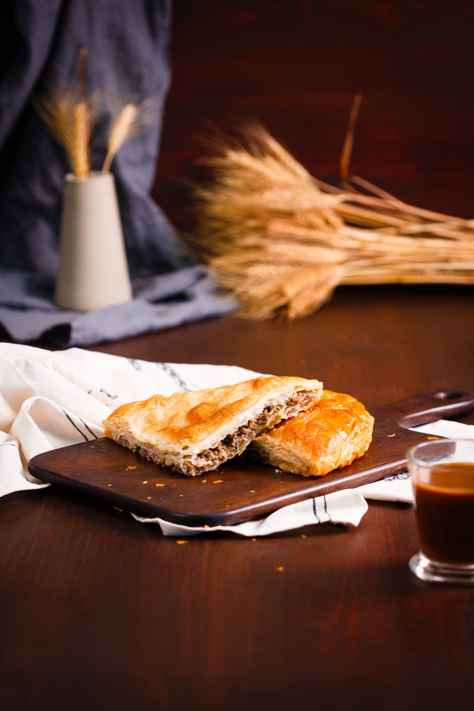 Canon EF 100mm F2.8 Macro USM sample photo. Pie, moldavian pie, romanian photography