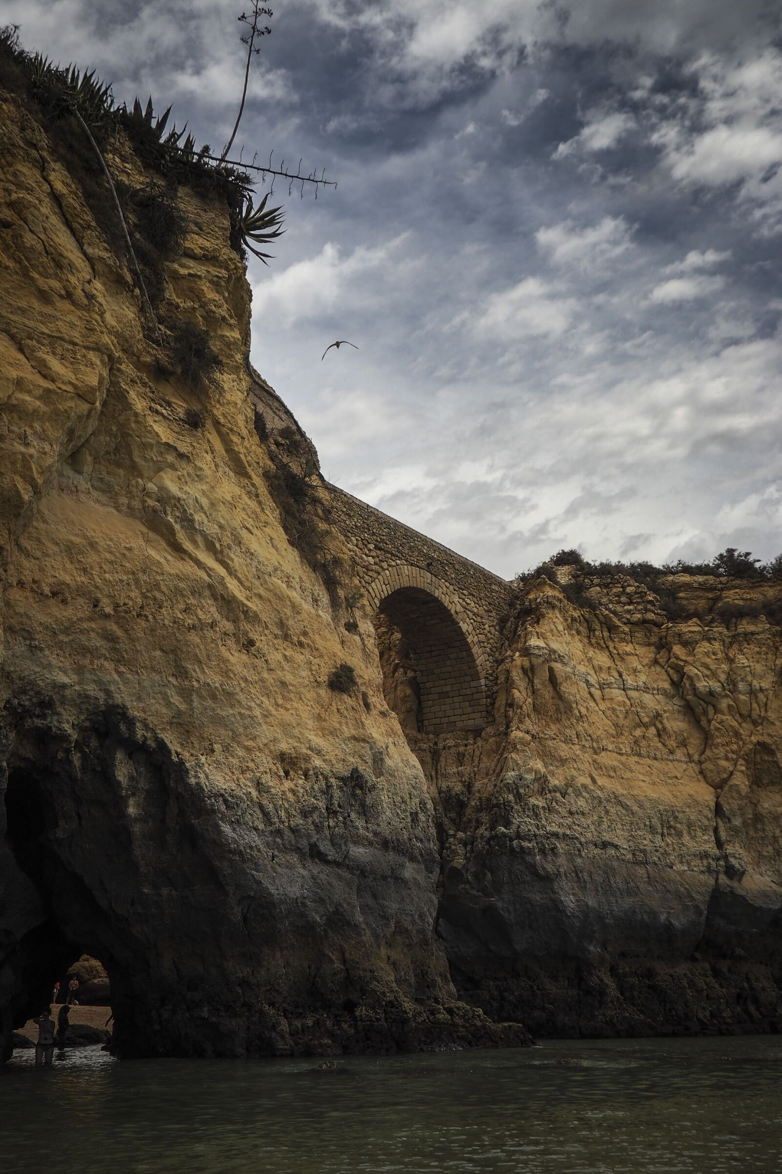 Olympus OM-D E-M10 sample photo. Beach, algarve, summer photography