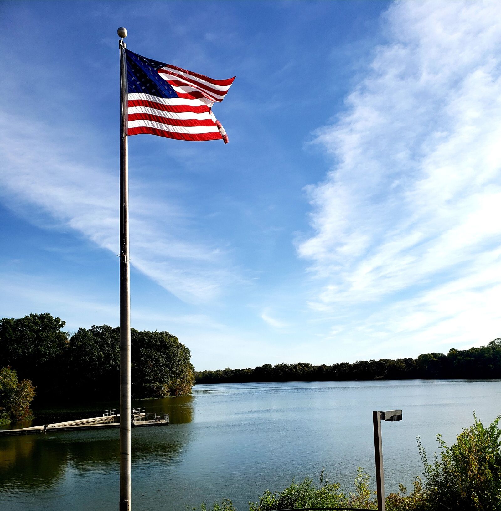 Samsung Galaxy S9 sample photo. Water, sky, american flag photography
