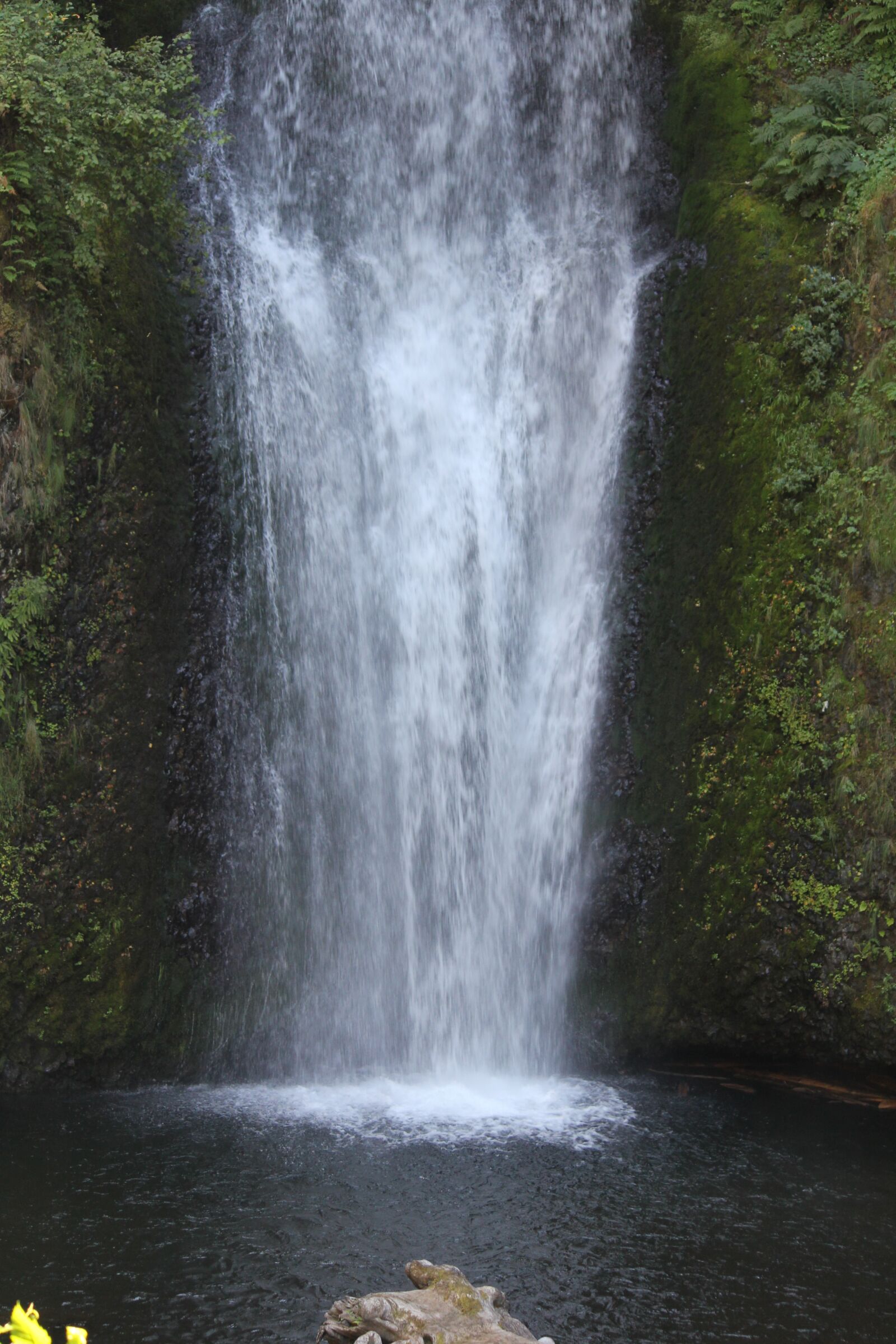 Canon EOS 60D + Canon EF-S 55-250mm F4-5.6 IS sample photo. Waterfall, oregon, nature photography