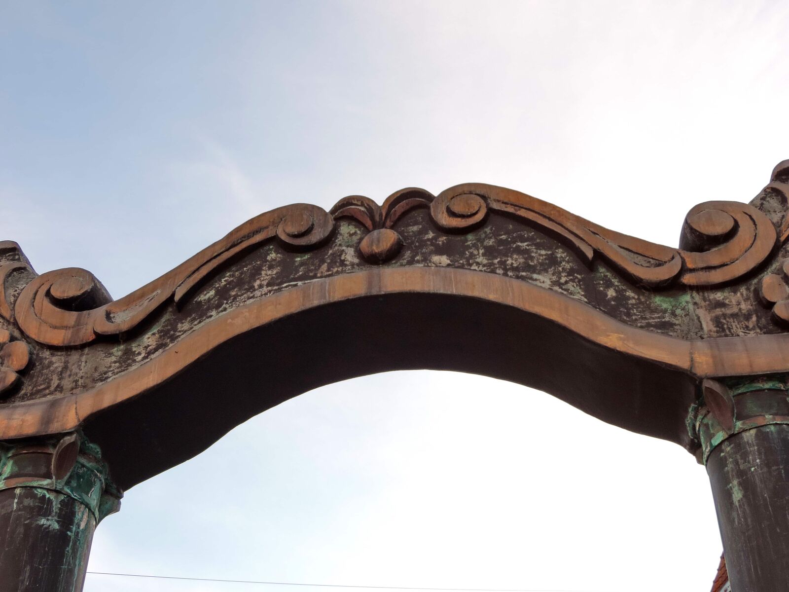 Nikon Coolpix P520 sample photo. Gate, gateway, sculpture, art photography
