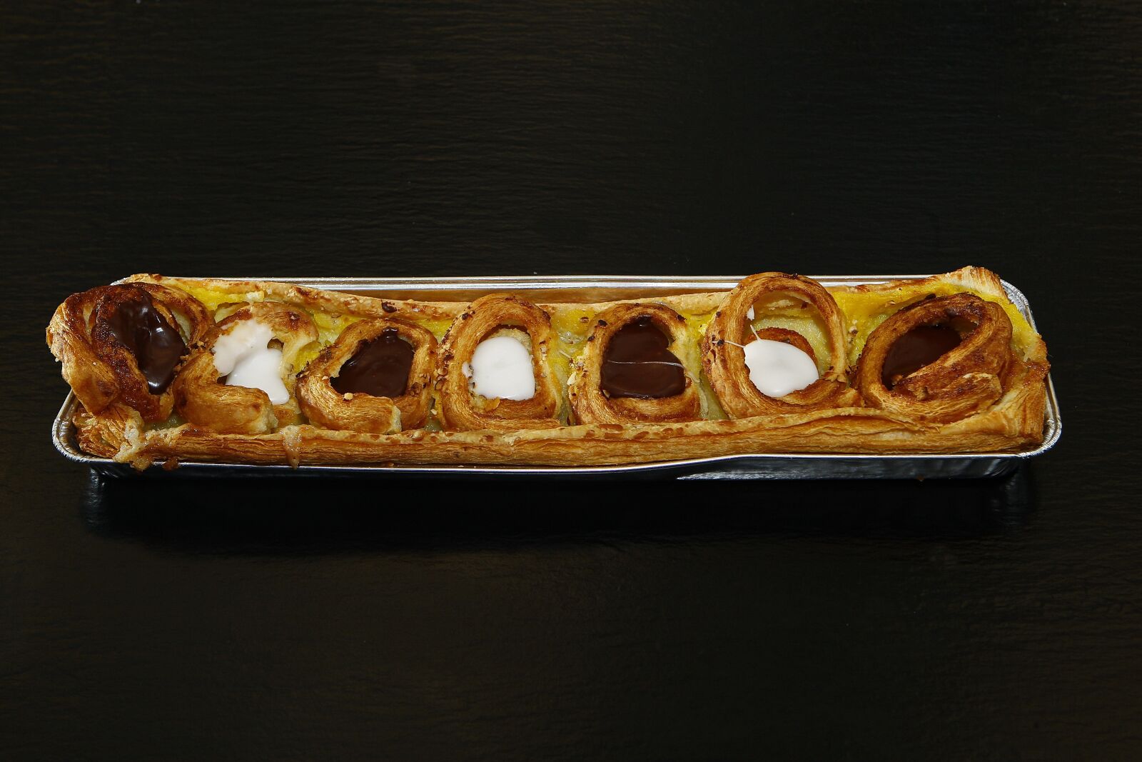 Canon EOS-1D Mark III sample photo. Lubricating rod, pastry product photography
