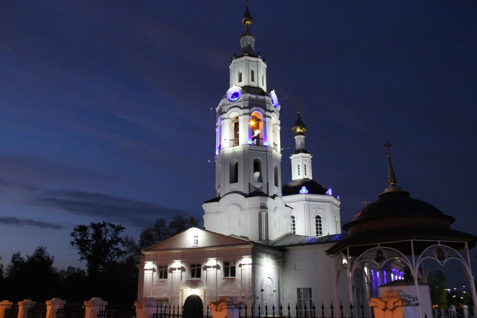 Canon EOS 600D (Rebel EOS T3i / EOS Kiss X5) sample photo. Cathedral, church, christian church photography