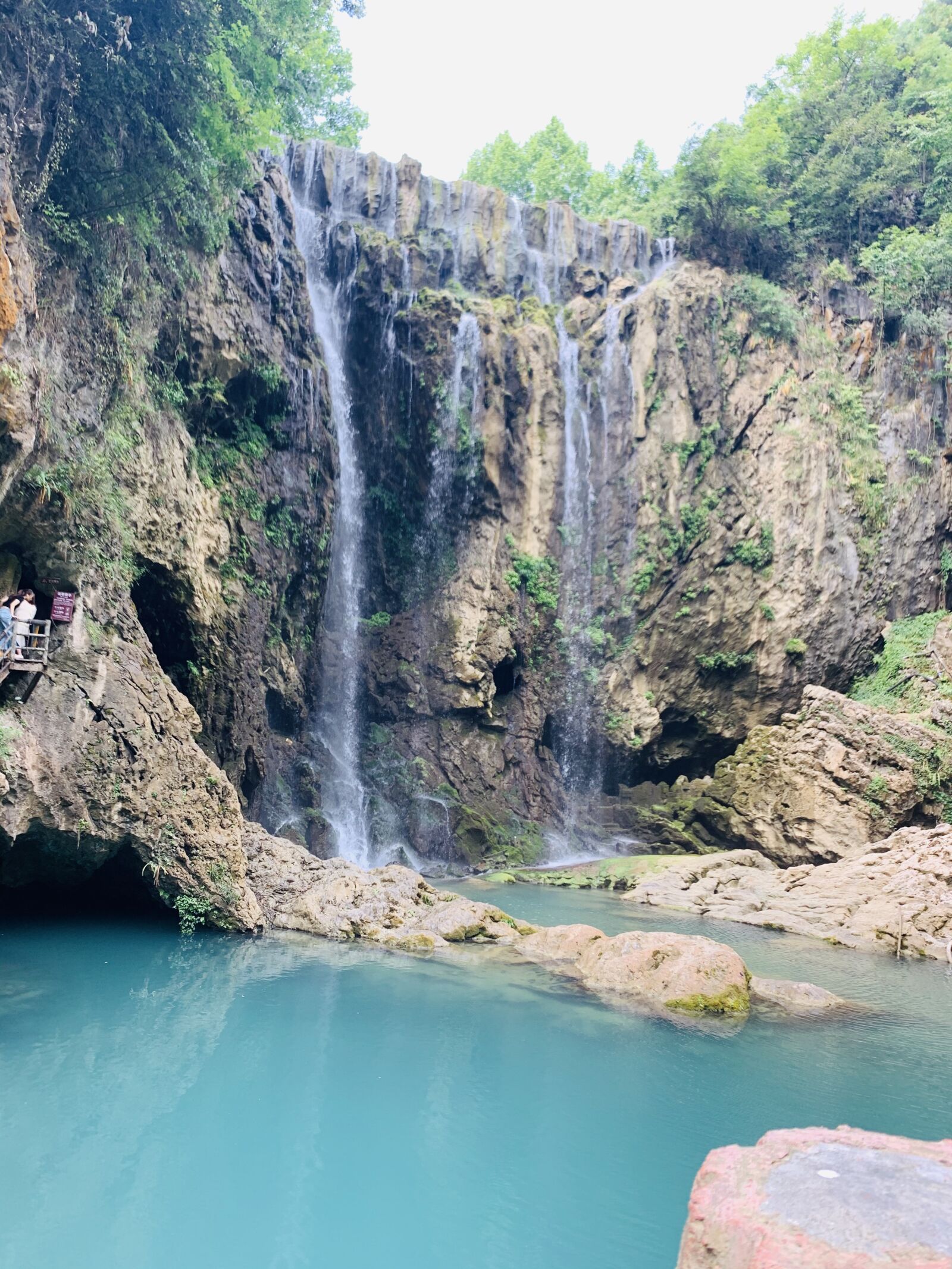 iPhone XS back dual camera 4.25mm f/1.8 sample photo. Falls, water tan, rainforest photography