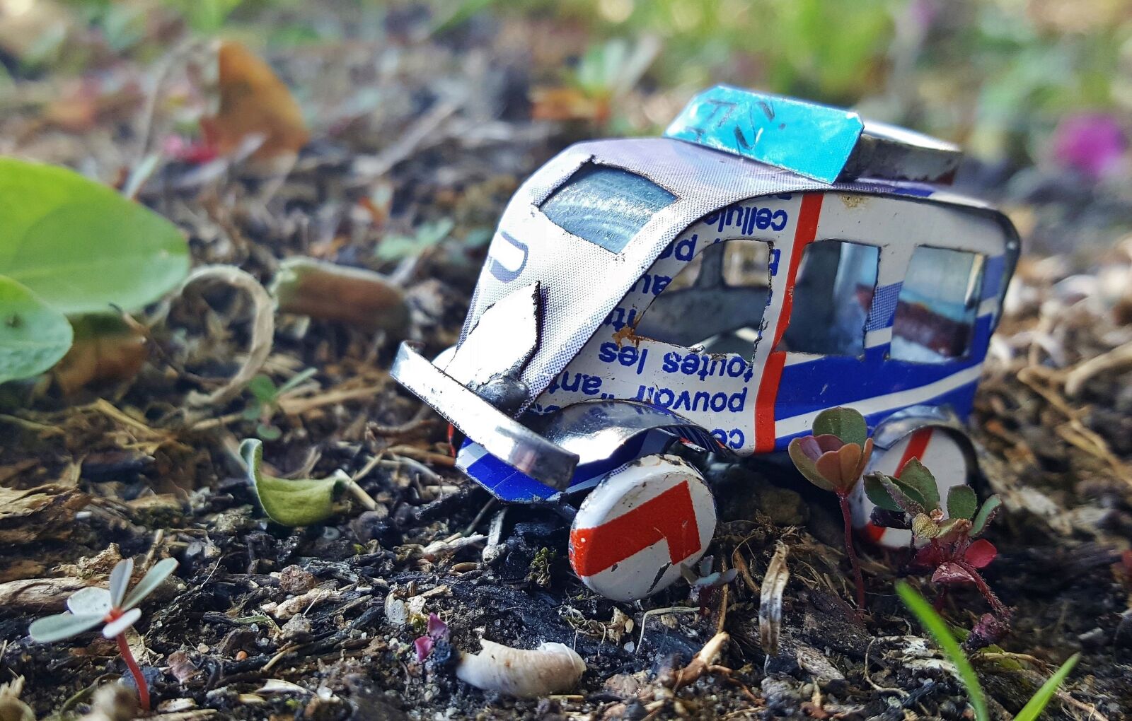 Samsung Galaxy Note5 sample photo. Toy, toy car, hand photography