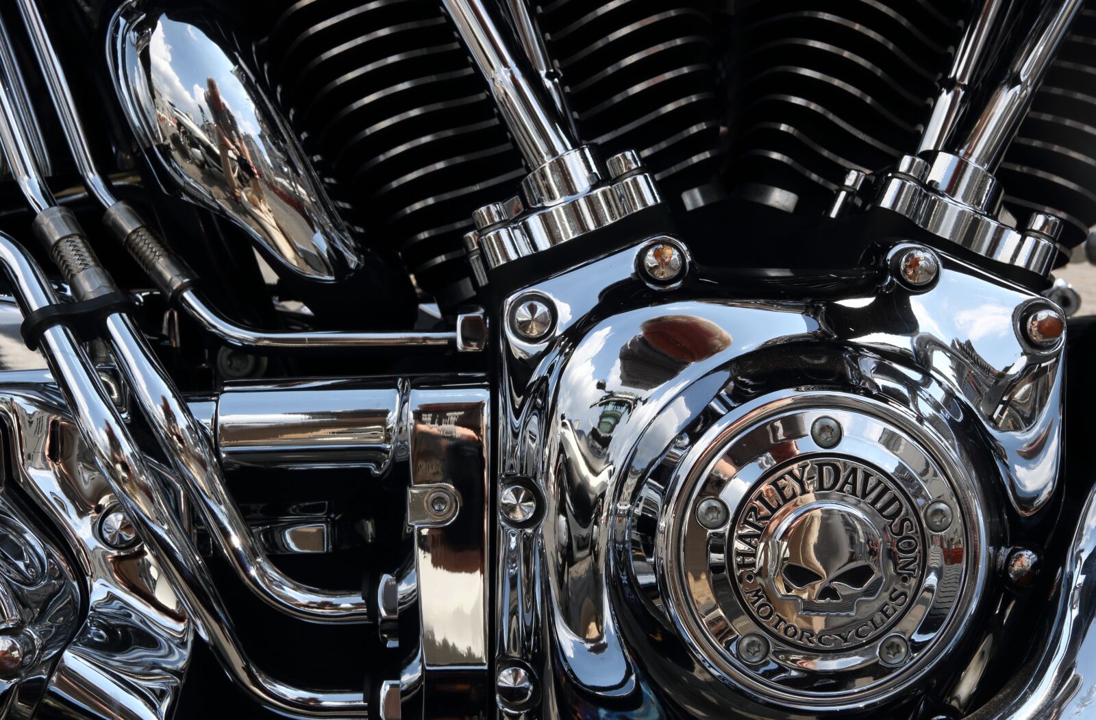 Canon EF-S 24mm F2.8 STM sample photo. Motorcycle, harley, davidson photography