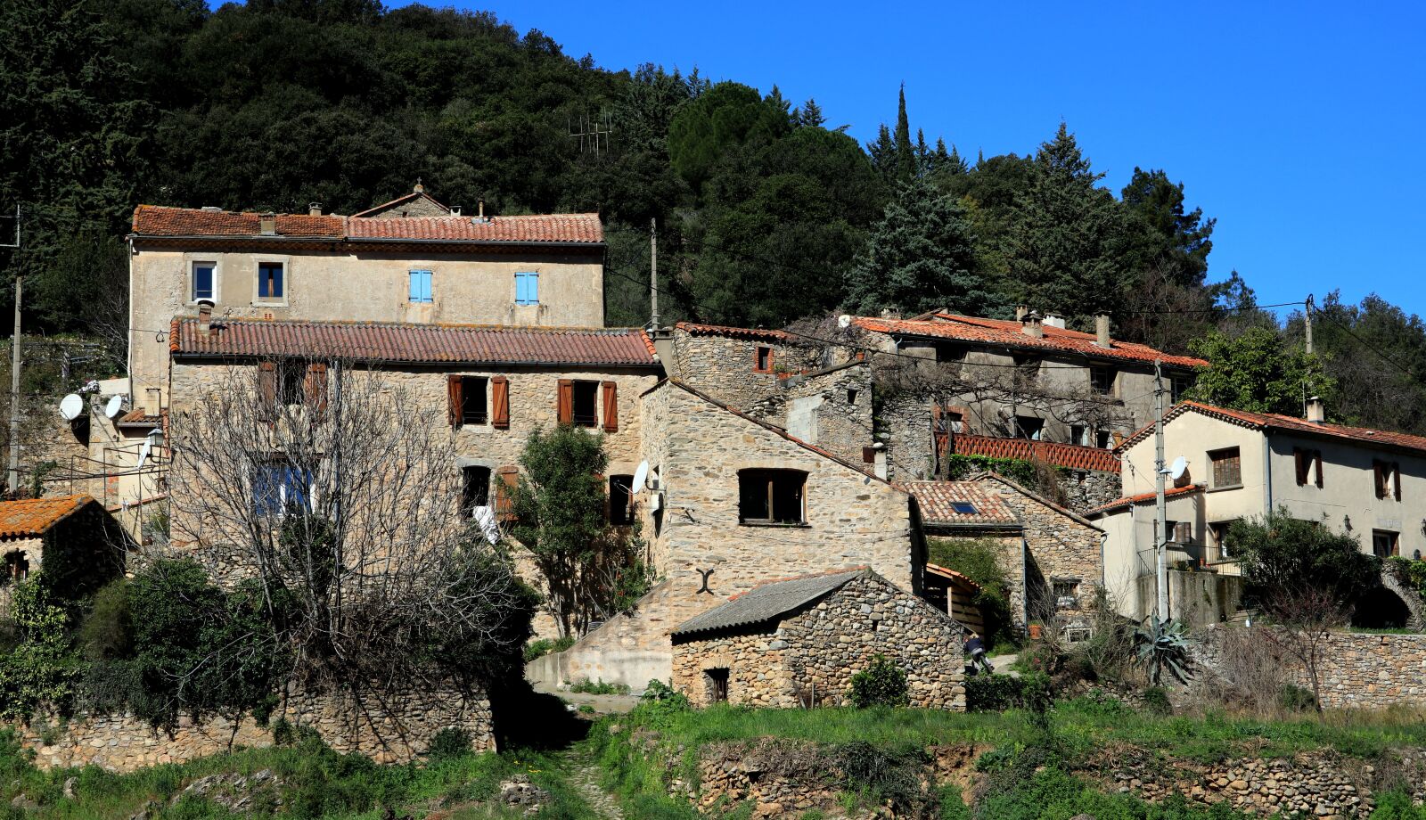 Canon PowerShot G1 X Mark III sample photo. Architecture, village, france photography