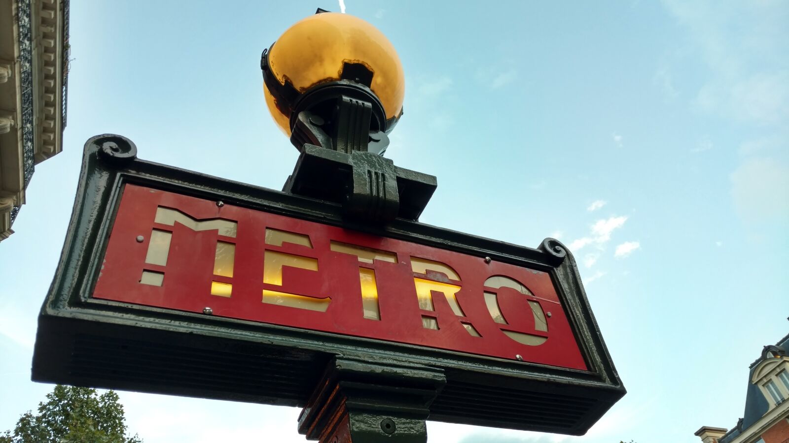 Motorola DROID Turbo 2 sample photo. Metro sign, metro station photography