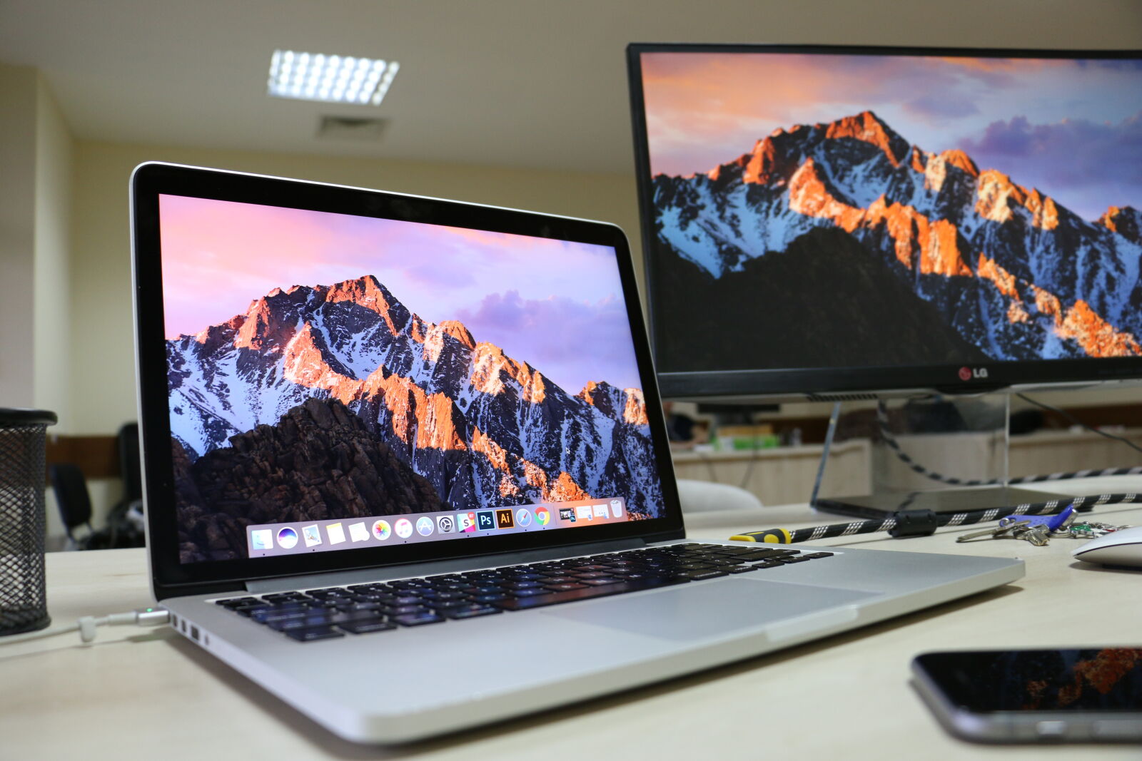 Canon EOS 70D sample photo. Computer, external, monitor, laptop photography