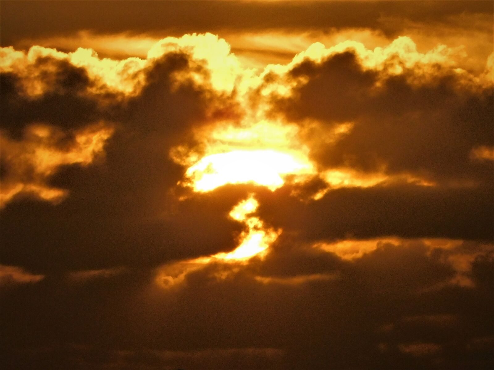 Nikon Coolpix B500 sample photo. Sunrise, sun, cloud photography