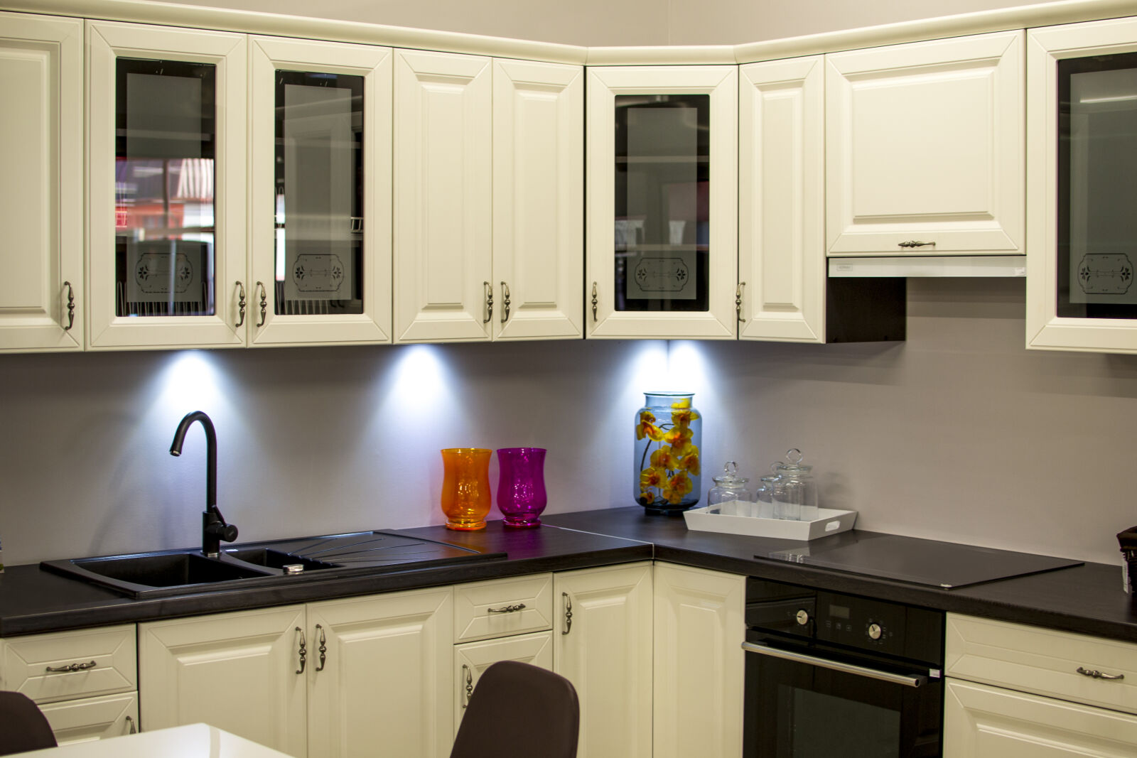 Nikon D3100 + Nikon AF-S DX Nikkor 35mm F1.8G sample photo. Luxury, kitchen, design, cooking photography