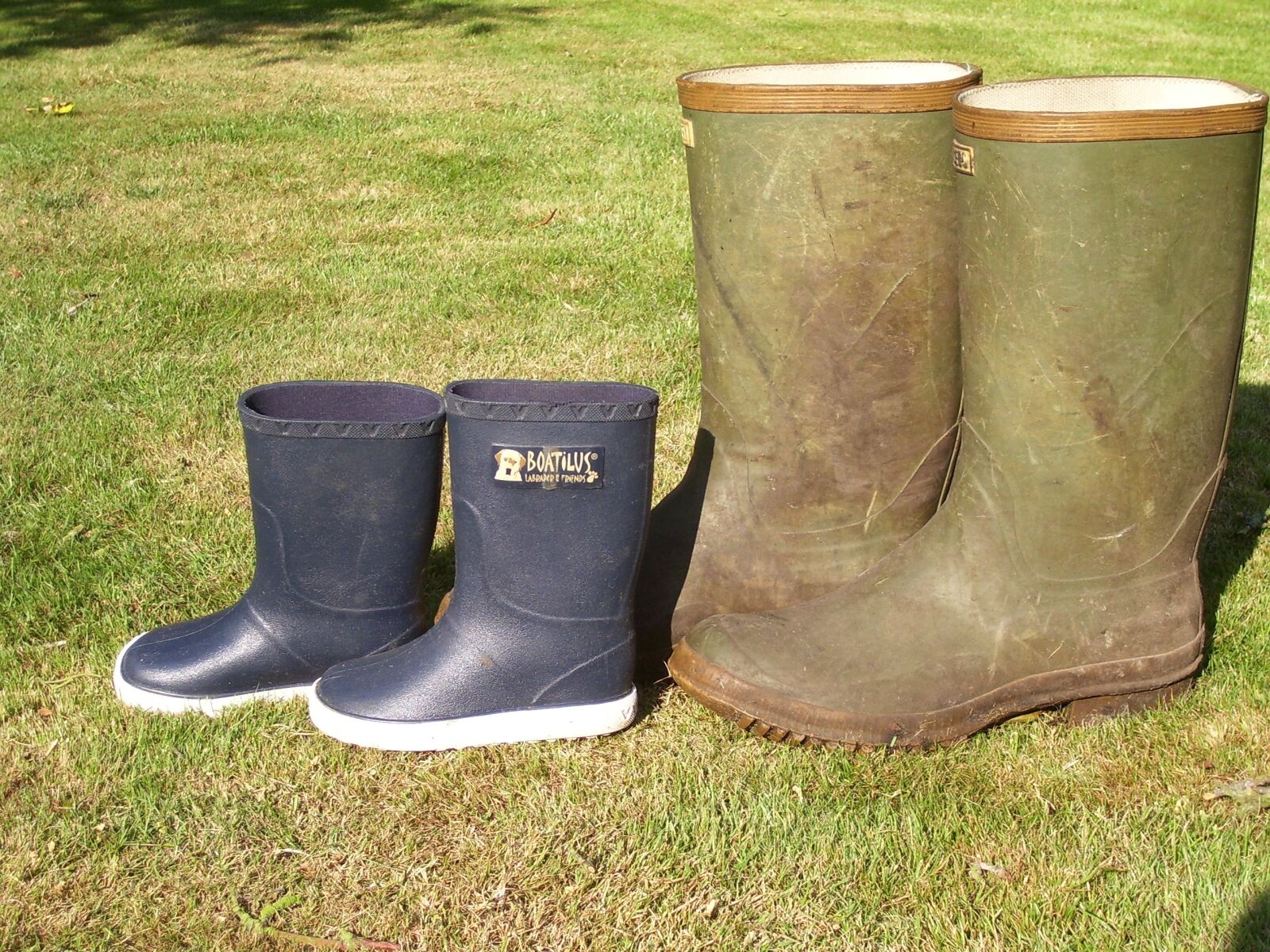Kodak C340 ZOOM DIGITAL CAMERA sample photo. Boots, big and small photography