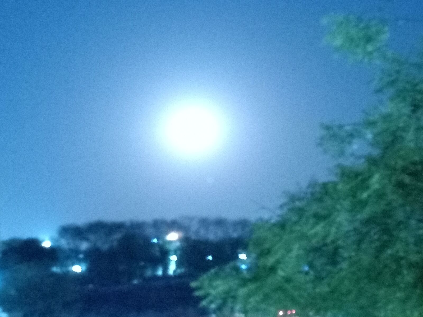 OPPO F9 sample photo. Moon, night, moonlight photography